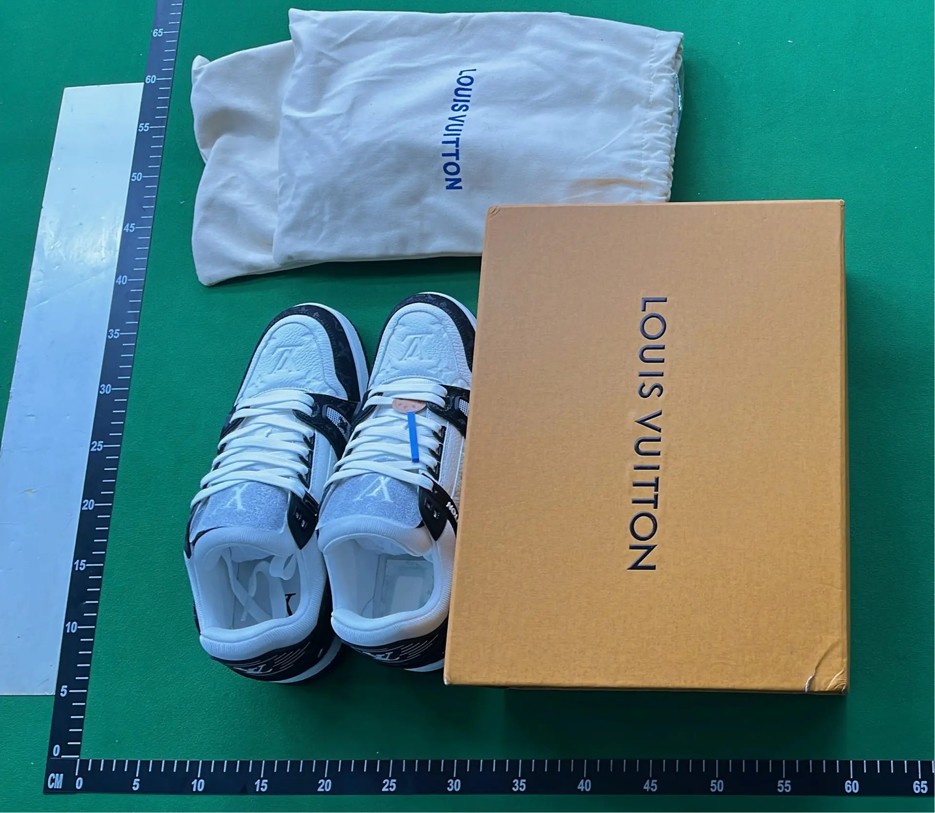 1:1 Batch LOUIS VUITTON Trainer Shoes  in the Best OopBuy Spreadsheet QC photos