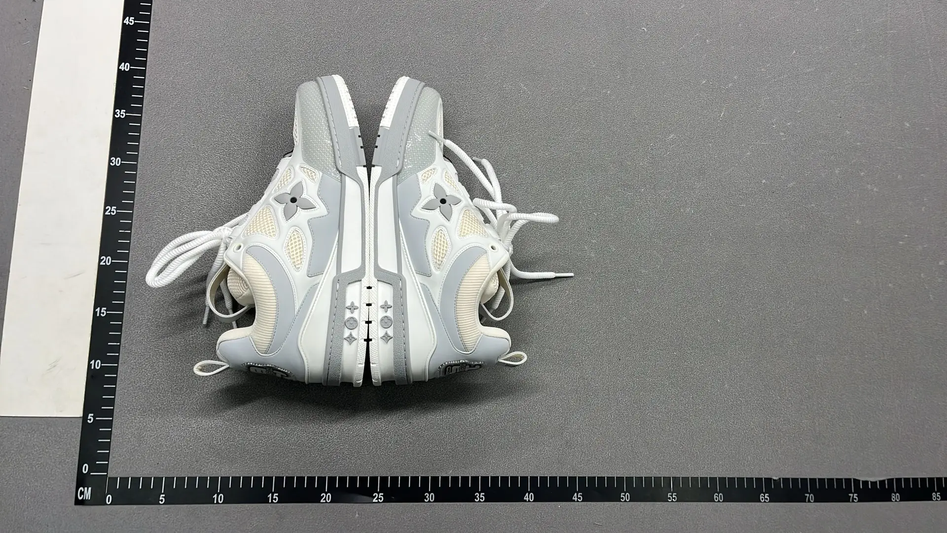 1:1 Batch LOUIS VUITTON shoes-1  in the Best OopBuy Spreadsheet QC photos