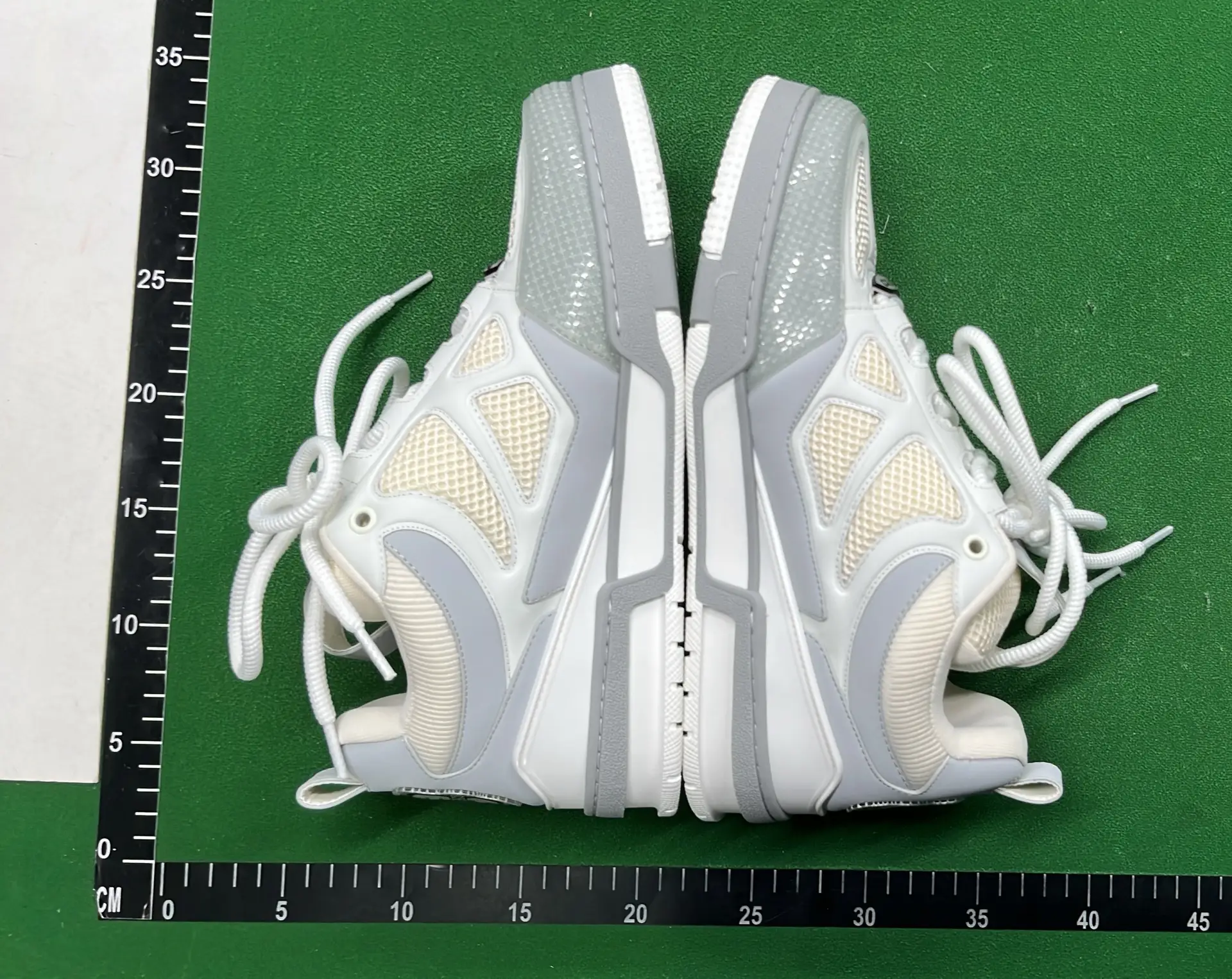 1:1 Batch LOUIS VUITTON shoes-1  in the Best OopBuy Spreadsheet QC photos