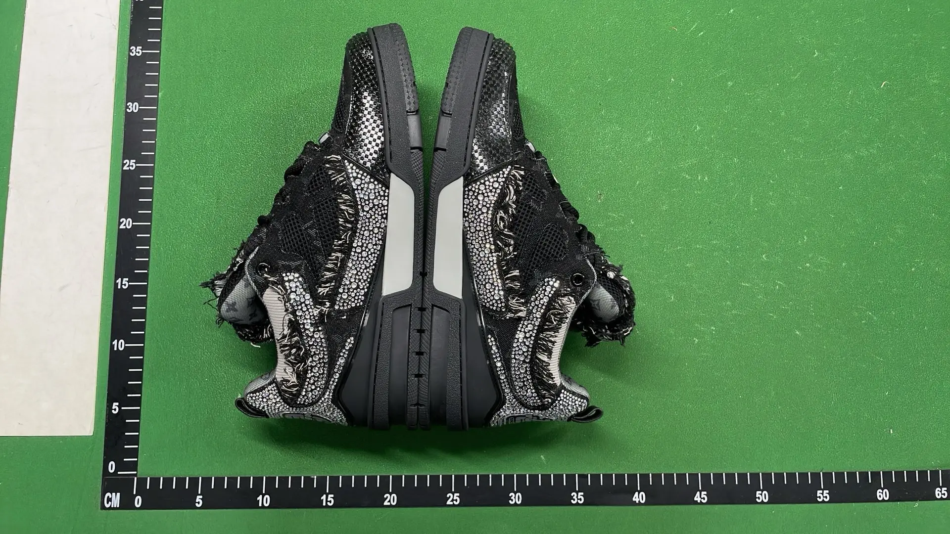 1:1 Batch LOUIS VUITTON shoes-1  in the Best OopBuy Spreadsheet QC photos