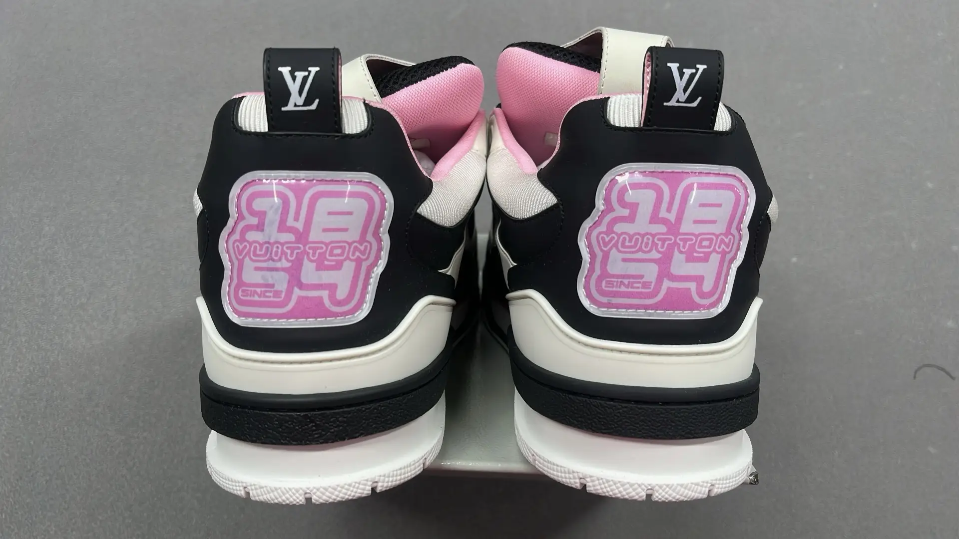 1:1 Batch LOUIS VUITTON shoes-1  in the Best OopBuy Spreadsheet QC photos
