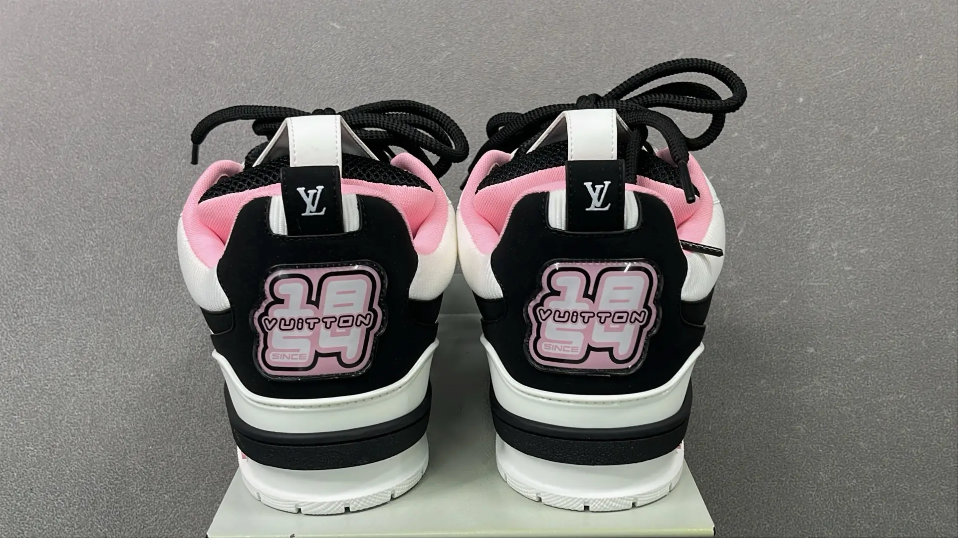 1:1 Batch LOUIS VUITTON shoes-1  in the Best OopBuy Spreadsheet QC photos
