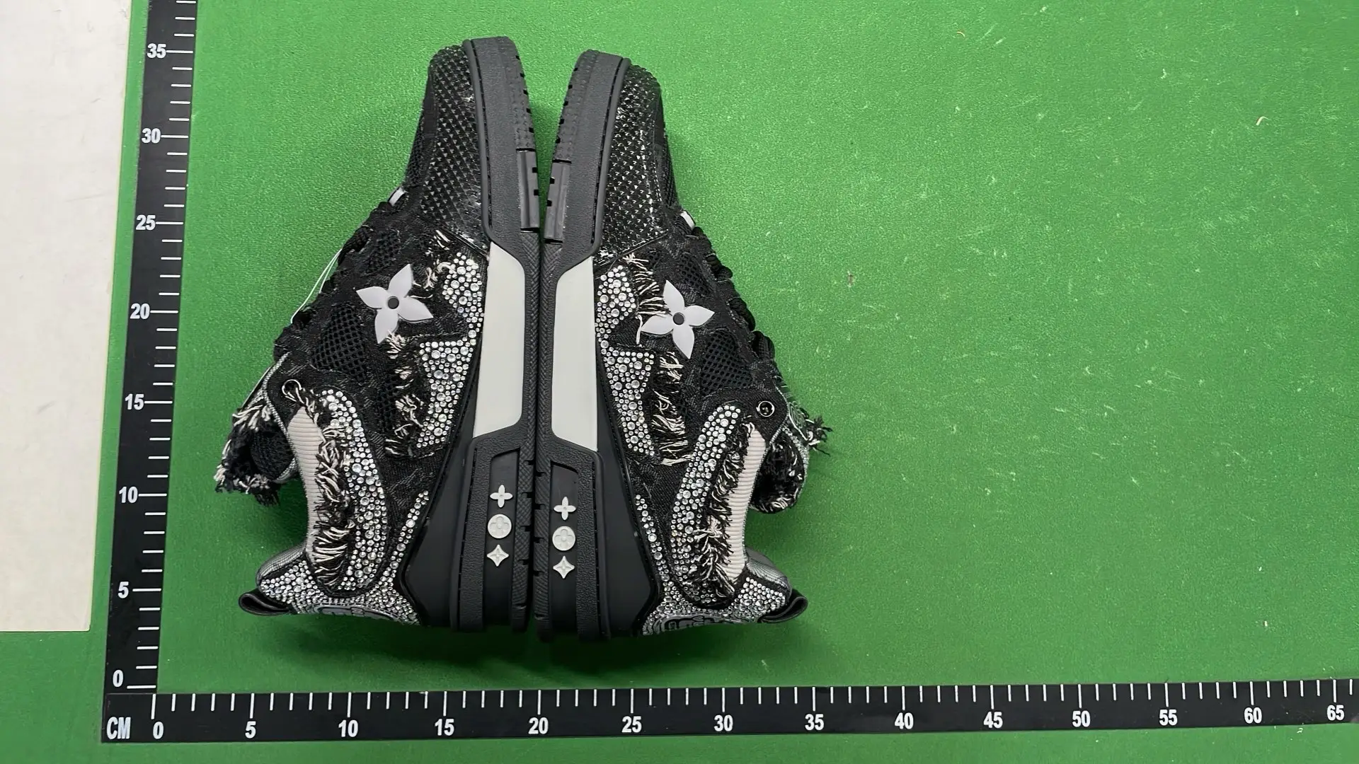 1:1 Batch LOUIS VUITTON shoes-1  in the Best OopBuy Spreadsheet QC photos
