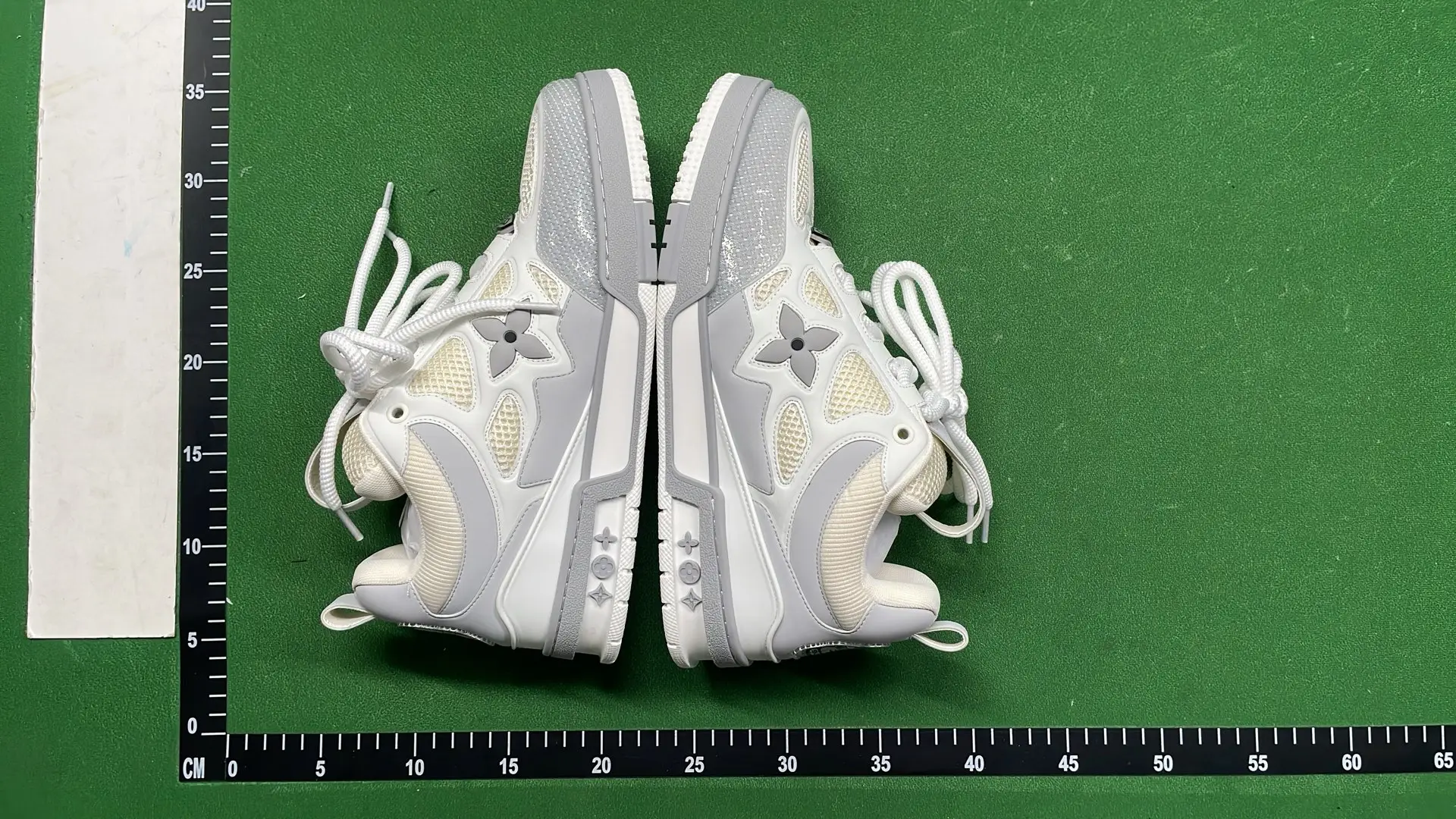 1:1 Batch LOUIS VUITTON shoes-1  in the Best OopBuy Spreadsheet QC photos