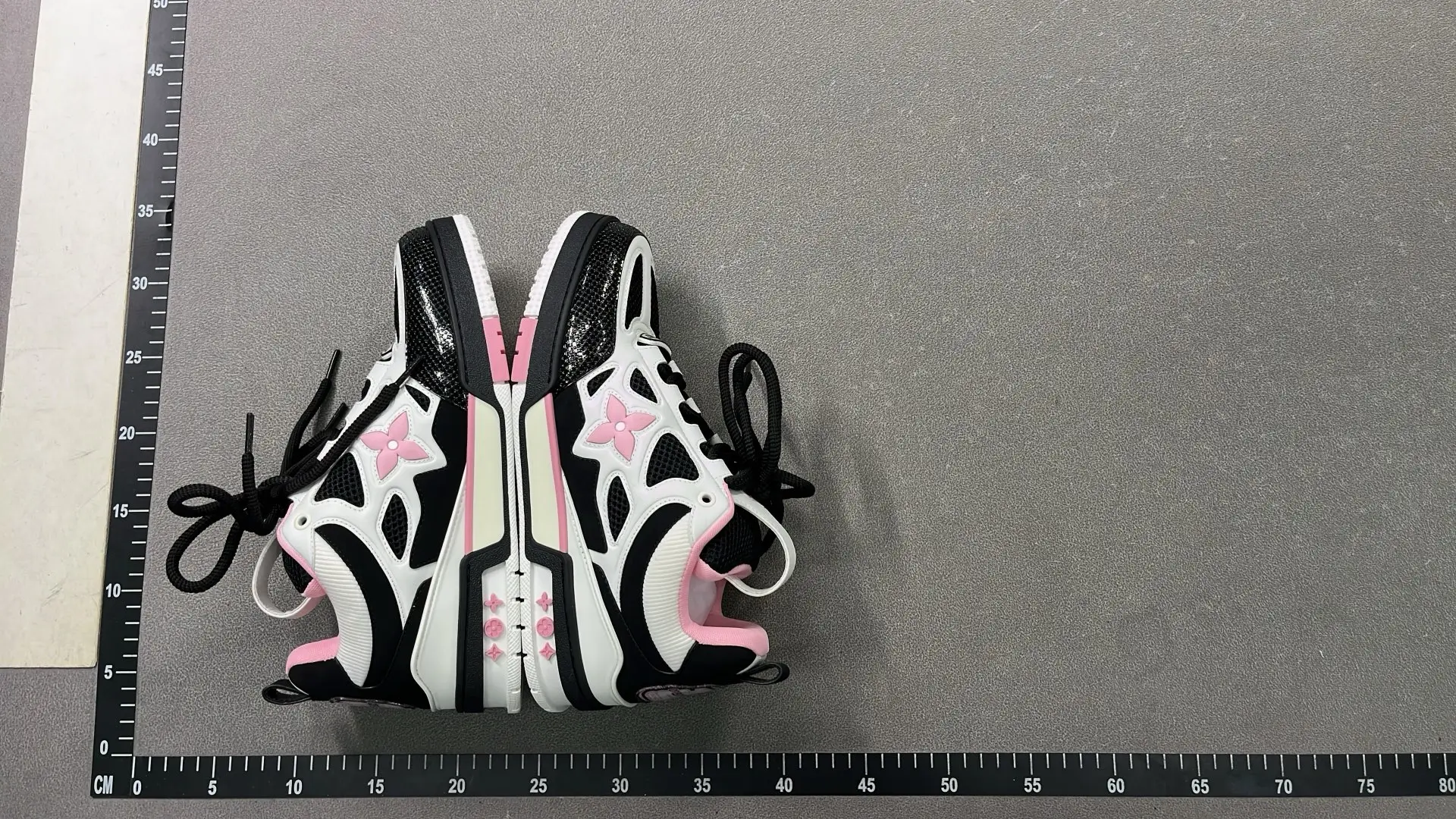 1:1 Batch LOUIS VUITTON shoes-1  in the Best OopBuy Spreadsheet QC photos