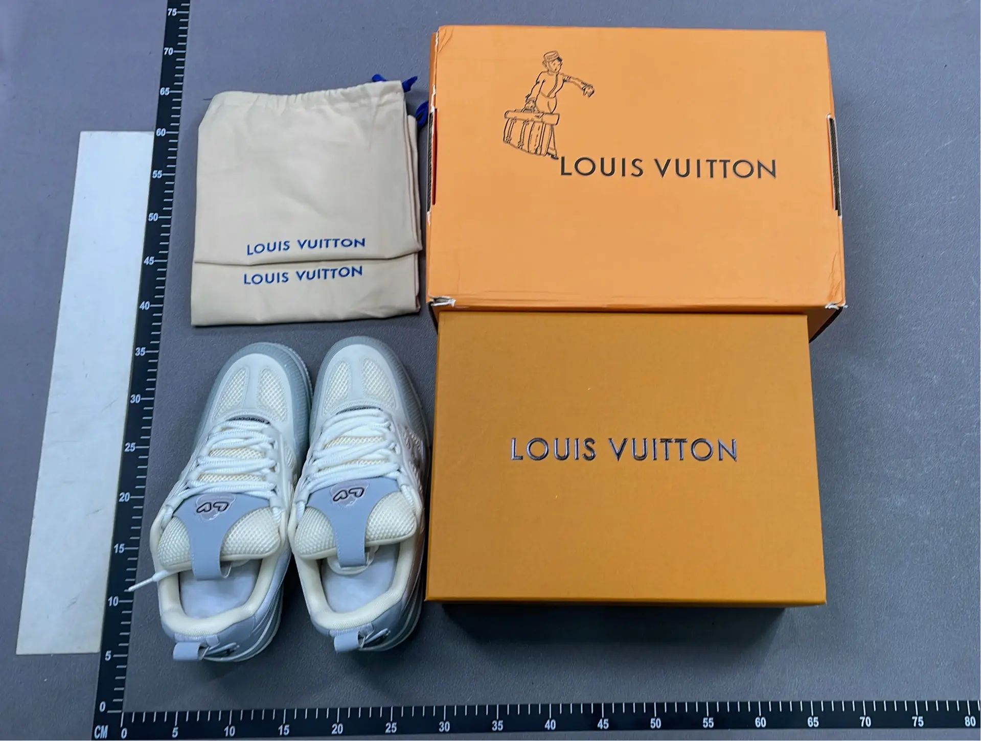 1:1 Batch LOUIS VUITTON shoes-1  in the Best OopBuy Spreadsheet QC photos