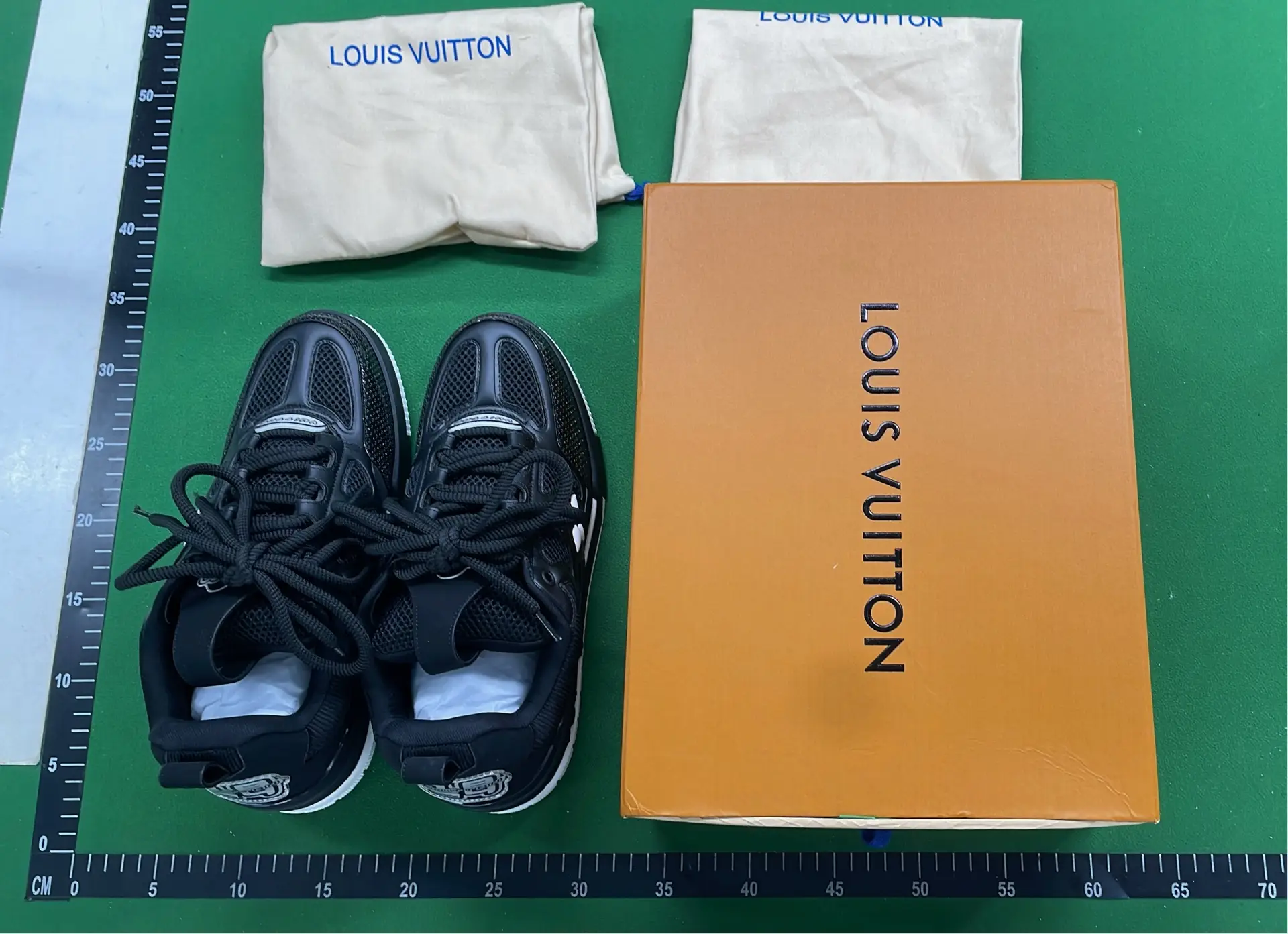1:1 Batch LOUIS VUITTON shoes-1  in the Best OopBuy Spreadsheet QC photos
