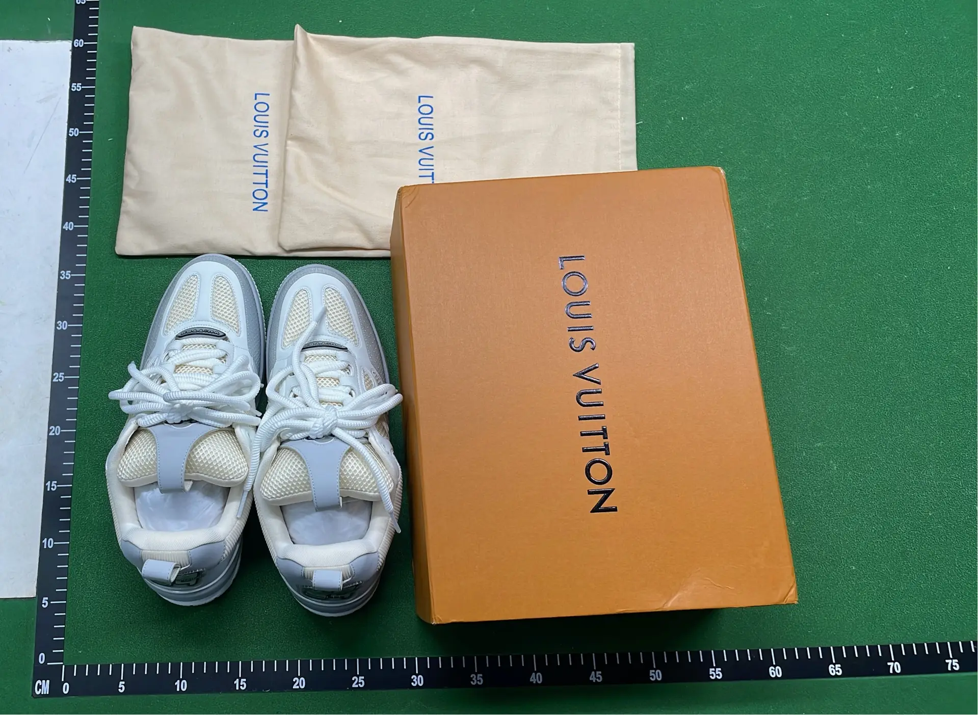1:1 Batch LOUIS VUITTON shoes-1  in the Best OopBuy Spreadsheet QC photos