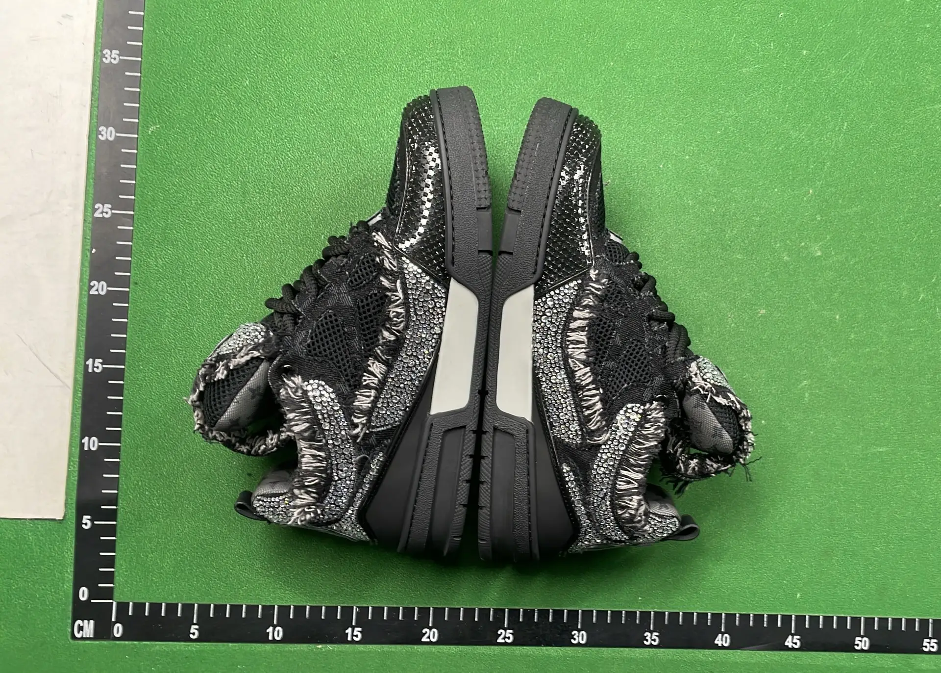 1:1 Batch LOUIS VUITTON shoes-1  in the Best OopBuy Spreadsheet QC photos