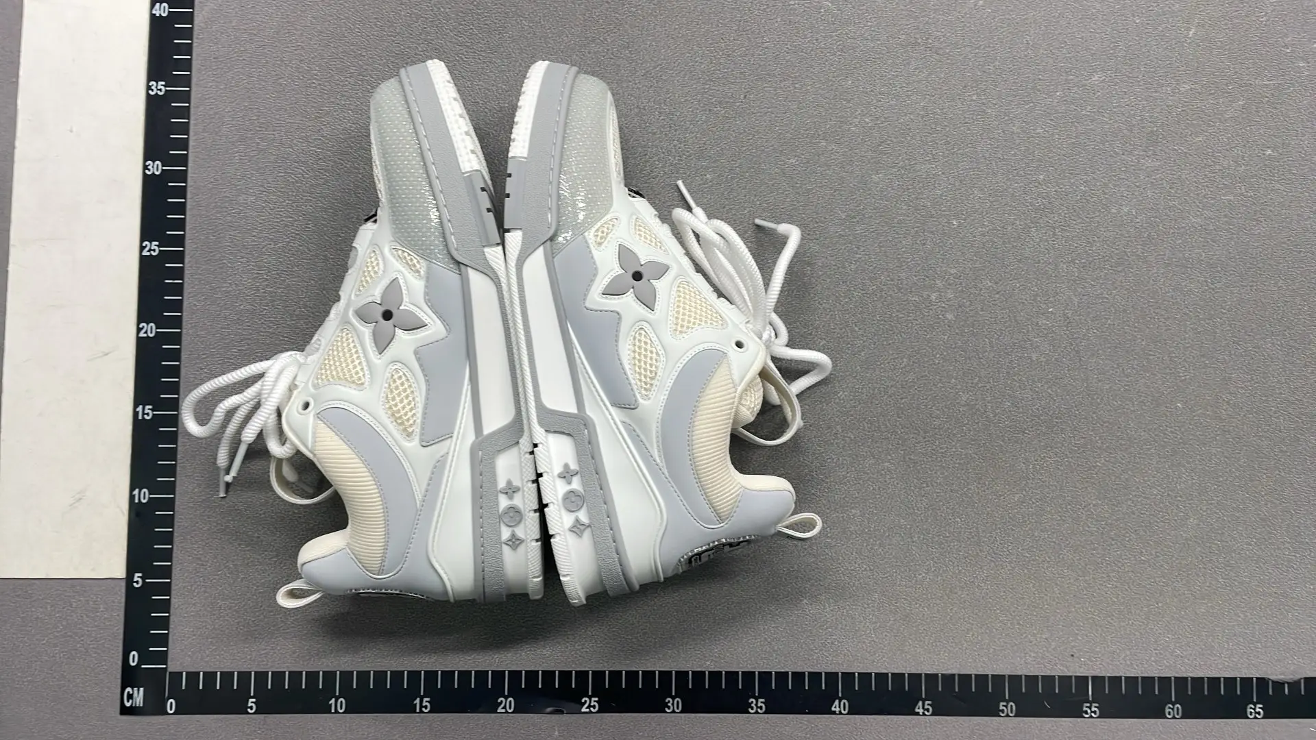 1:1 Batch LOUIS VUITTON shoes-1  in the Best OopBuy Spreadsheet QC photos