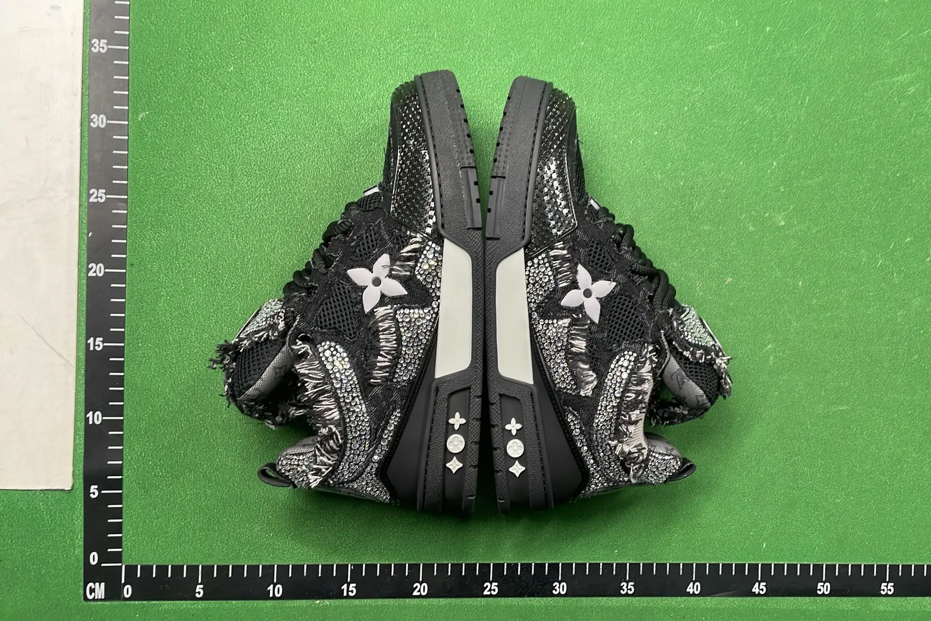 1:1 Batch LOUIS VUITTON shoes-1  in the Best OopBuy Spreadsheet QC photos