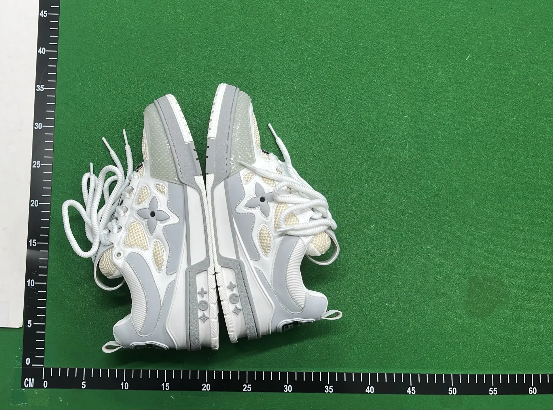 1:1 Batch LOUIS VUITTON shoes-1  in the Best OopBuy Spreadsheet QC photos