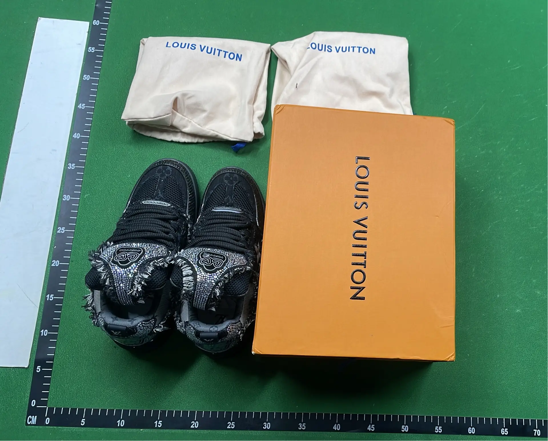 1:1 Batch LOUIS VUITTON shoes-1  in the Best OopBuy Spreadsheet QC photos