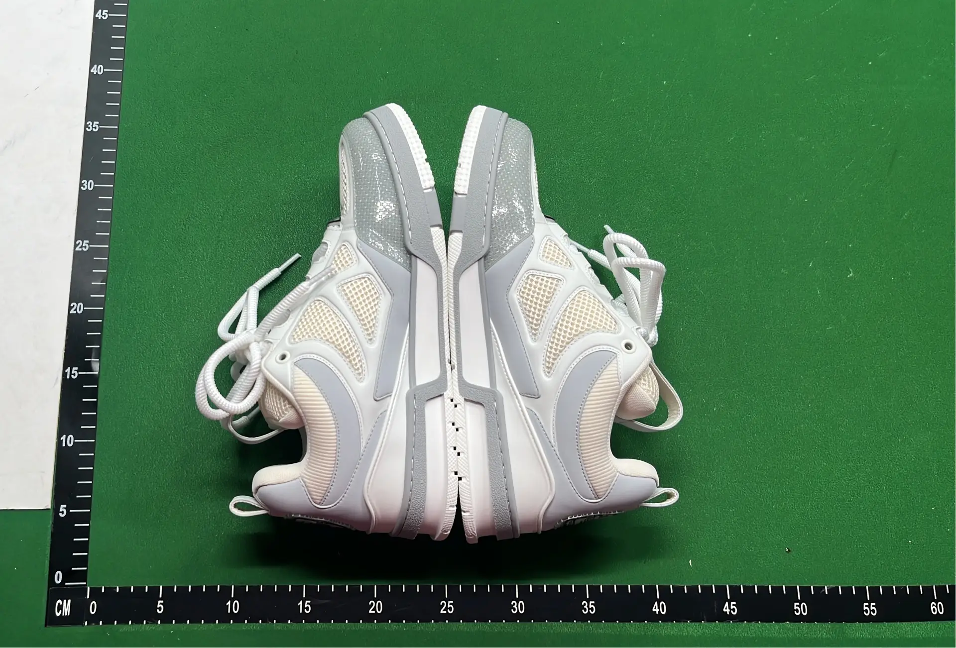 1:1 Batch LOUIS VUITTON shoes-1  in the Best OopBuy Spreadsheet QC photos