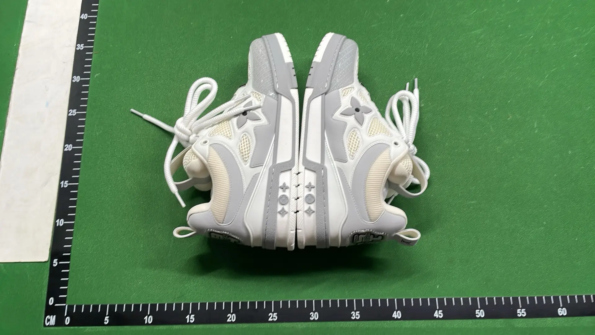 1:1 Batch LOUIS VUITTON shoes-1  in the Best OopBuy Spreadsheet QC photos