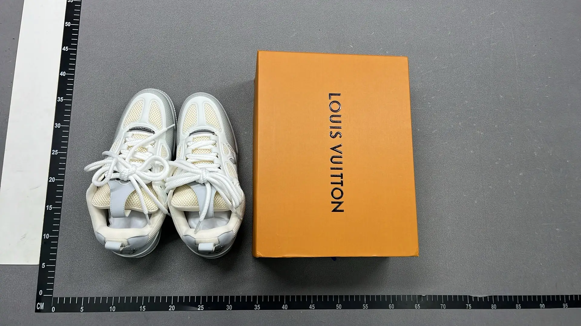 1:1 Batch LOUIS VUITTON shoes-1  in the Best OopBuy Spreadsheet QC photos