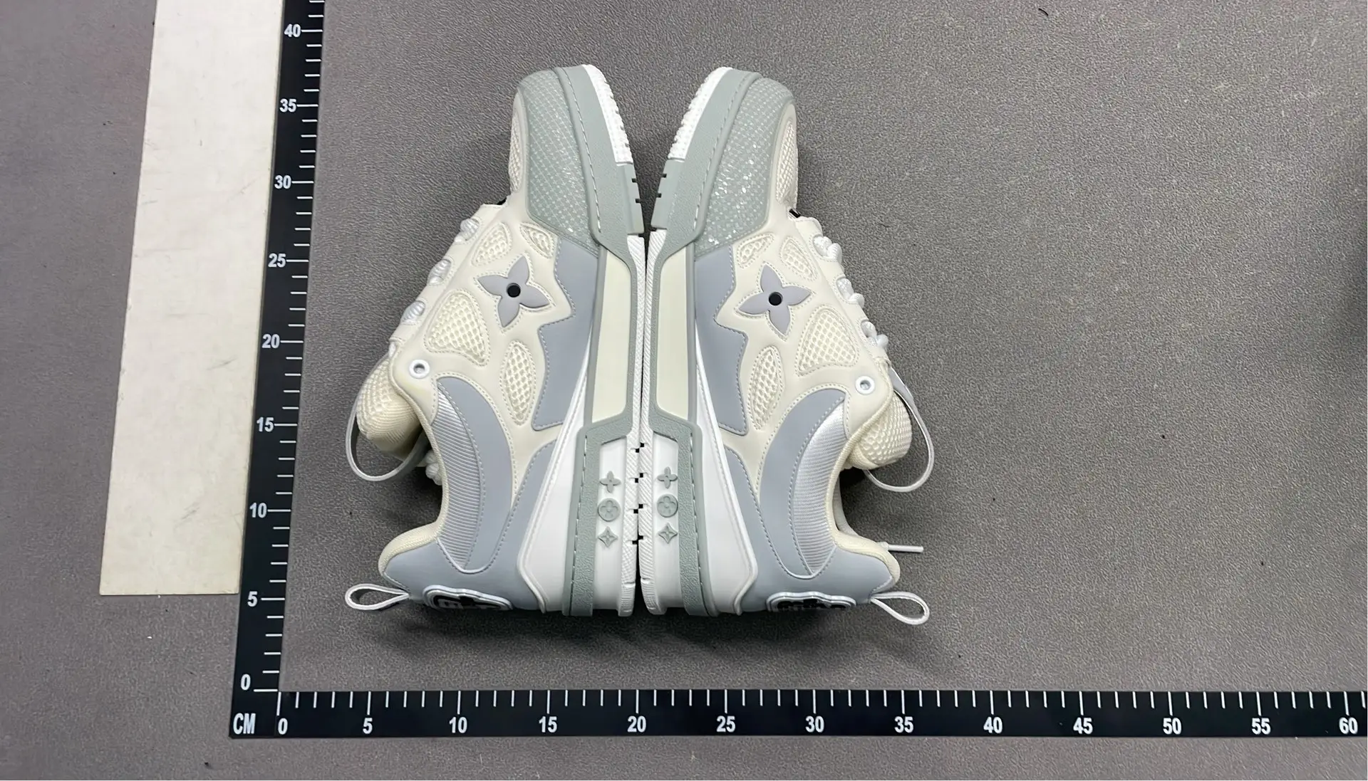 1:1 Batch LOUIS VUITTON shoes-1  in the Best OopBuy Spreadsheet QC photos
