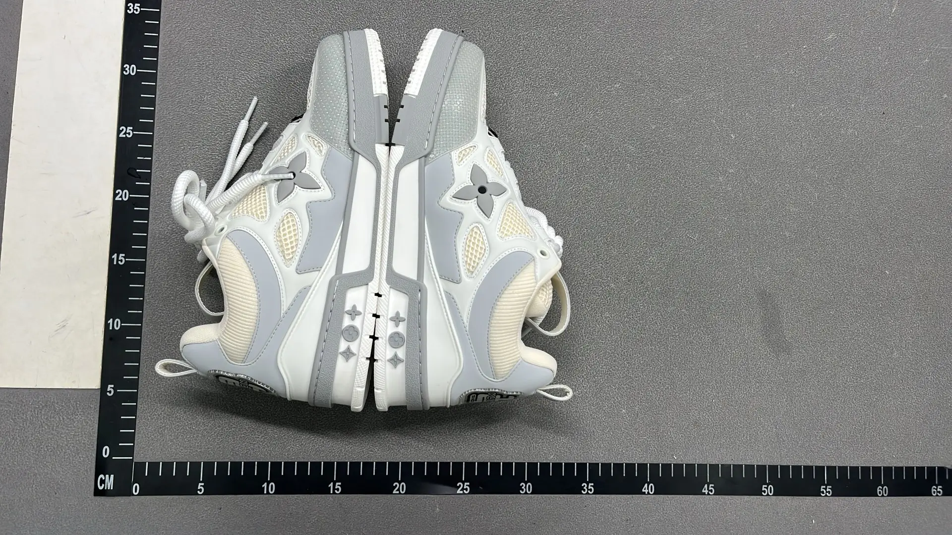 1:1 Batch LOUIS VUITTON shoes-1  in the Best OopBuy Spreadsheet QC photos