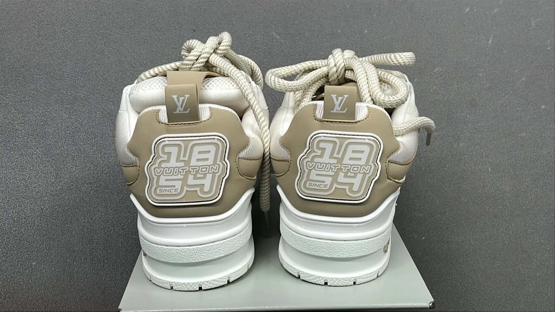 1:1 Batch LOUIS VUITTON shoes-1  in the Best OopBuy Spreadsheet QC photos