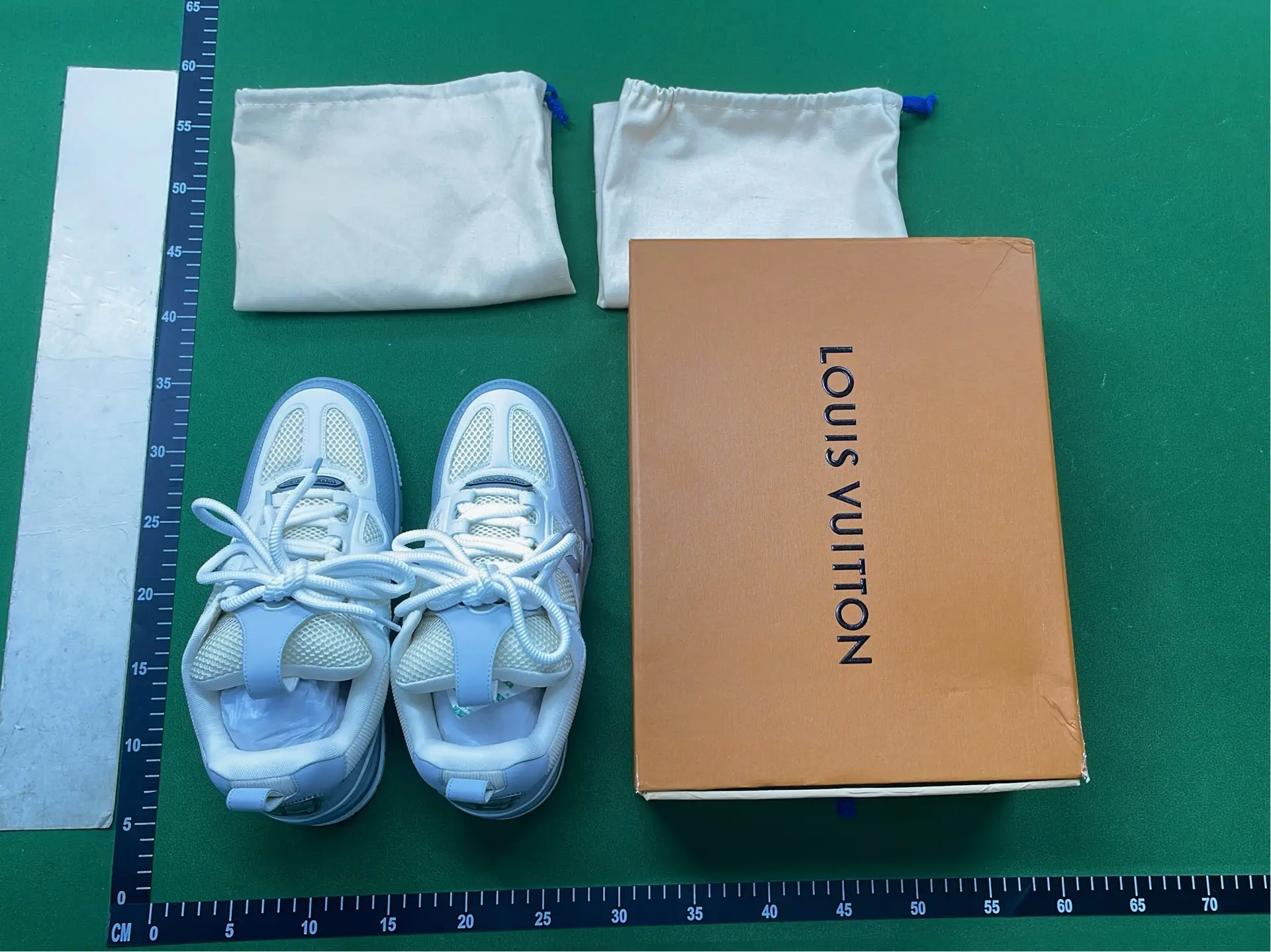 1:1 Batch LOUIS VUITTON shoes-1  in the Best OopBuy Spreadsheet QC photos