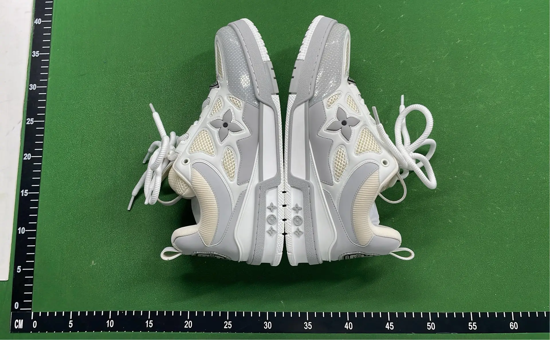 1:1 Batch LOUIS VUITTON shoes-1  in the Best OopBuy Spreadsheet QC photos
