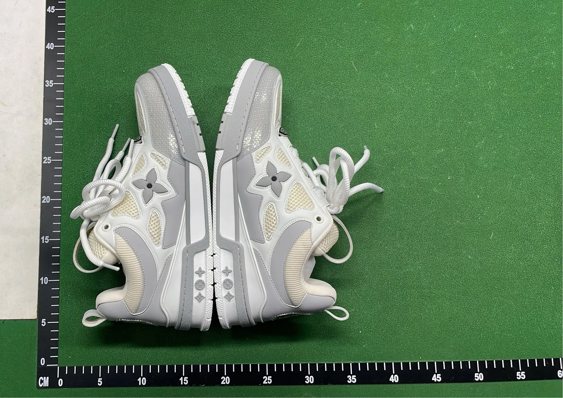1:1 Batch LOUIS VUITTON shoes-1  in the Best OopBuy Spreadsheet QC photos