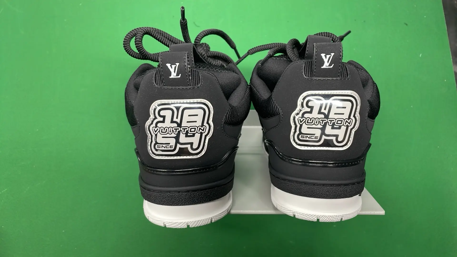 1:1 Batch LOUIS VUITTON shoes-1  in the Best OopBuy Spreadsheet QC photos