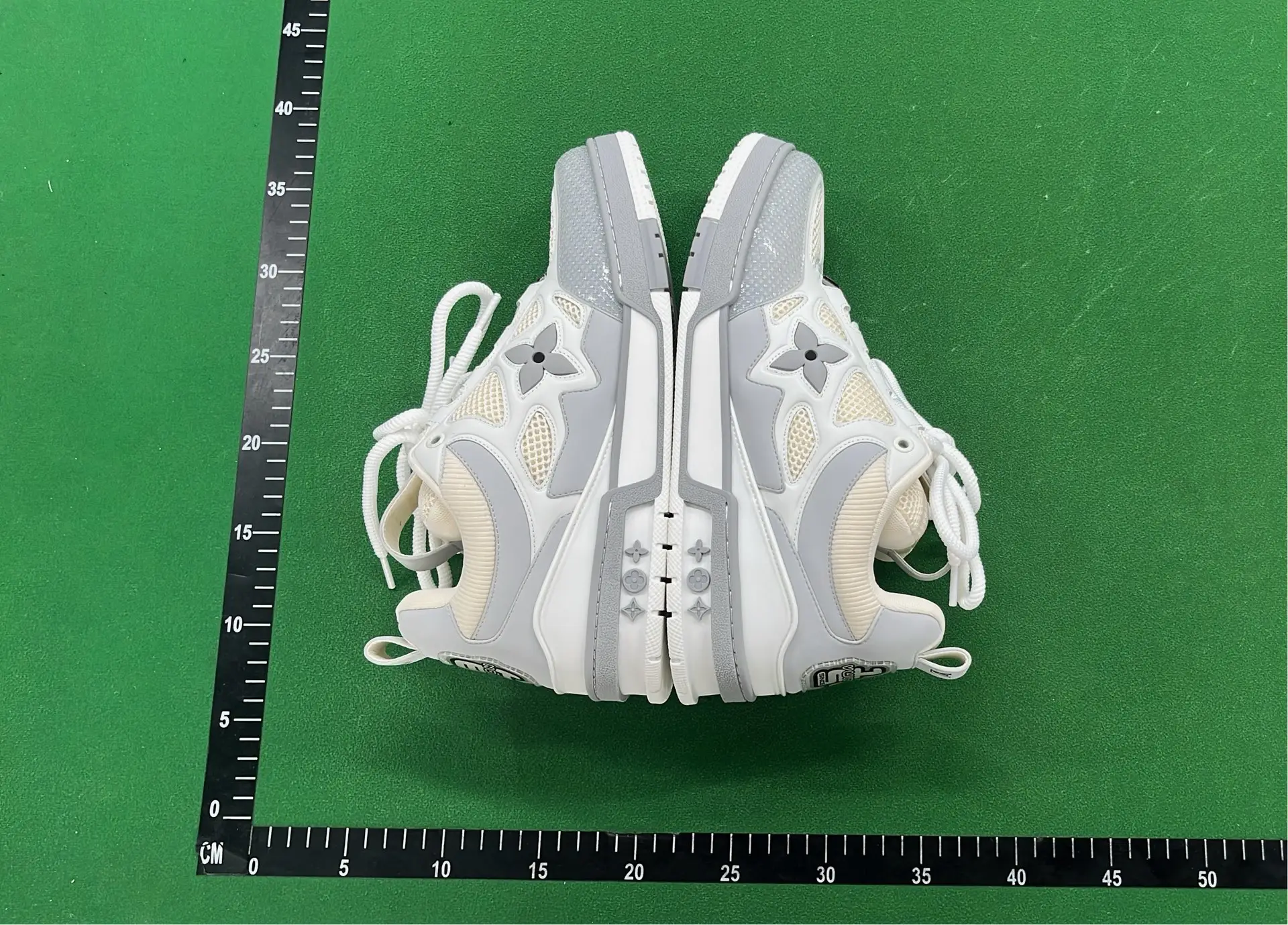 1:1 Batch LOUIS VUITTON shoes-1  in the Best OopBuy Spreadsheet QC photos