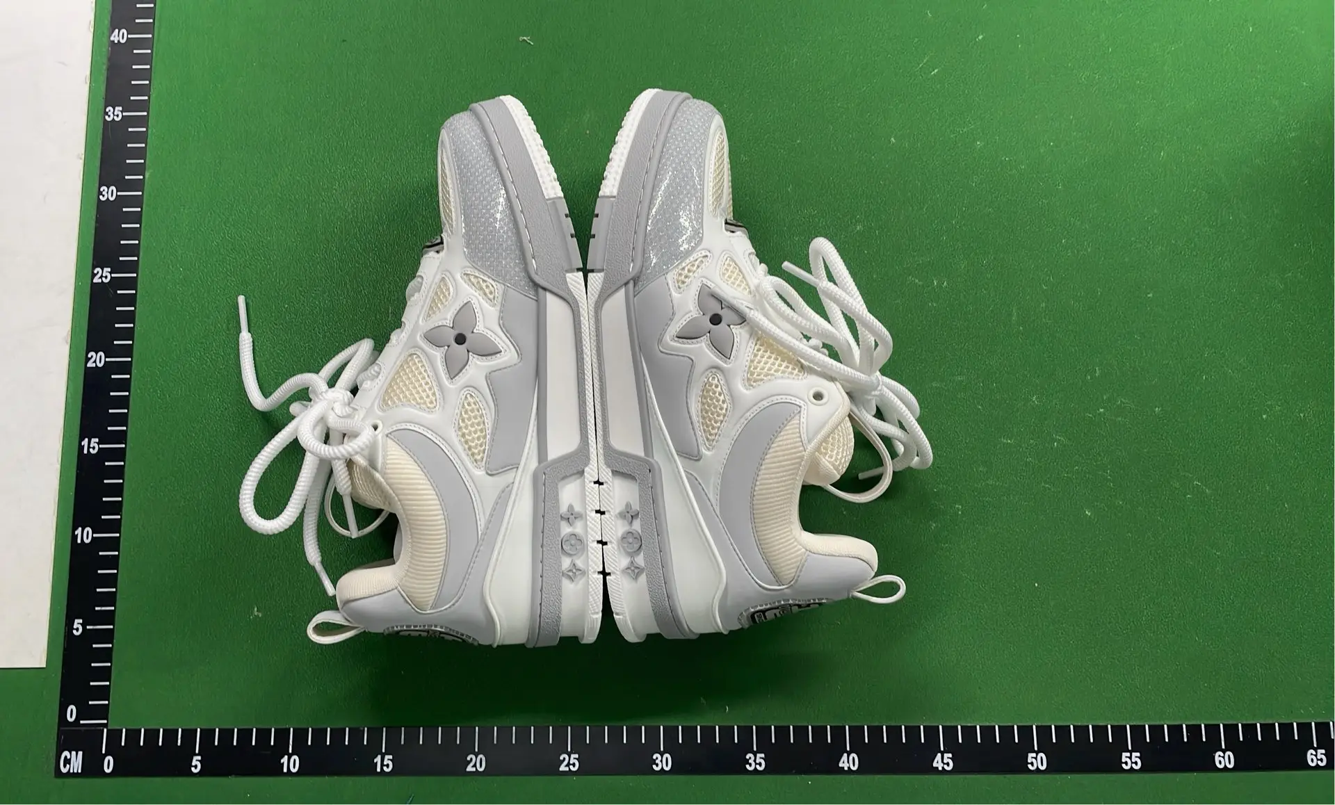 1:1 Batch LOUIS VUITTON shoes-1  in the Best OopBuy Spreadsheet QC photos