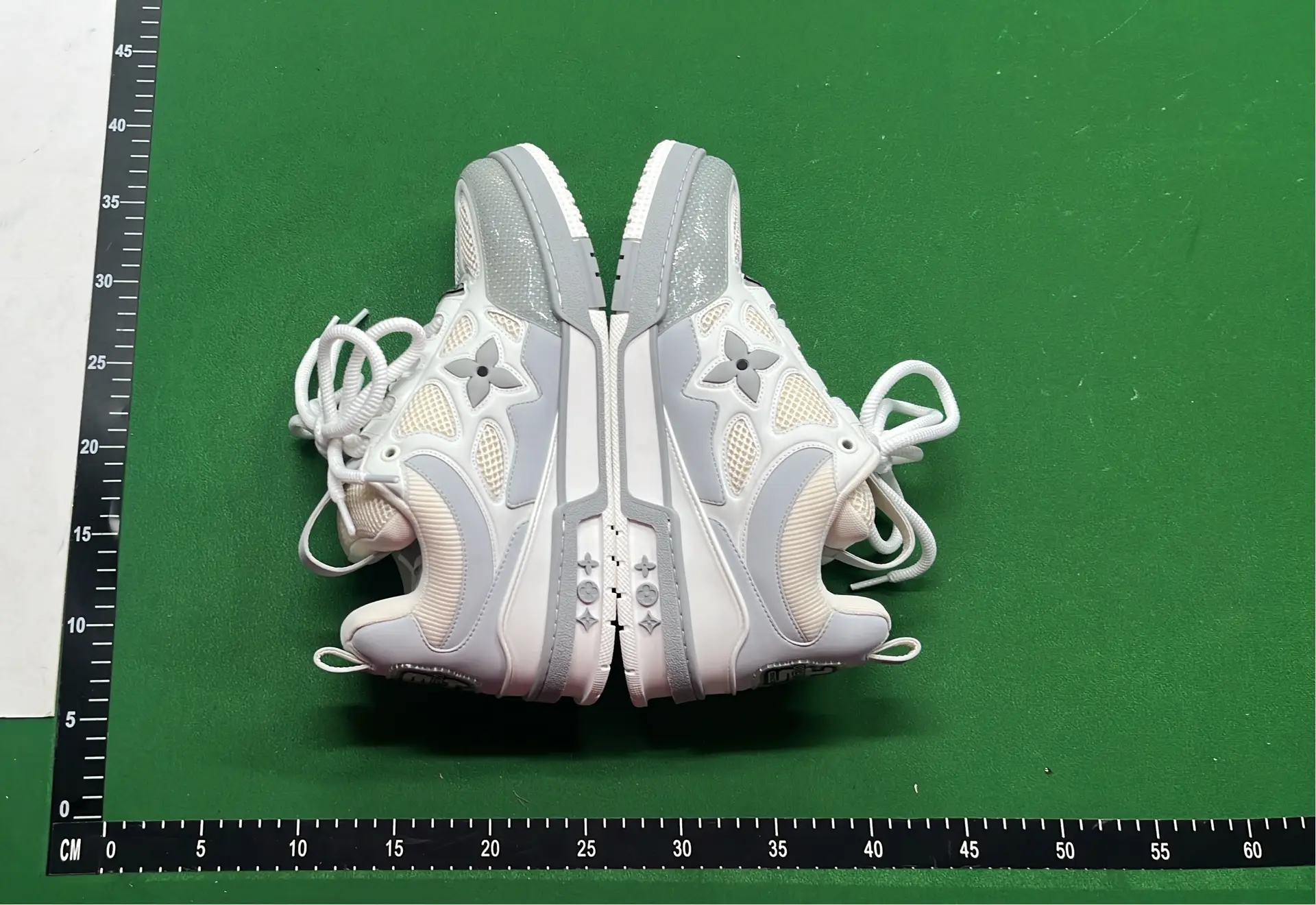 1:1 Batch LOUIS VUITTON shoes-1  in the Best OopBuy Spreadsheet QC photos