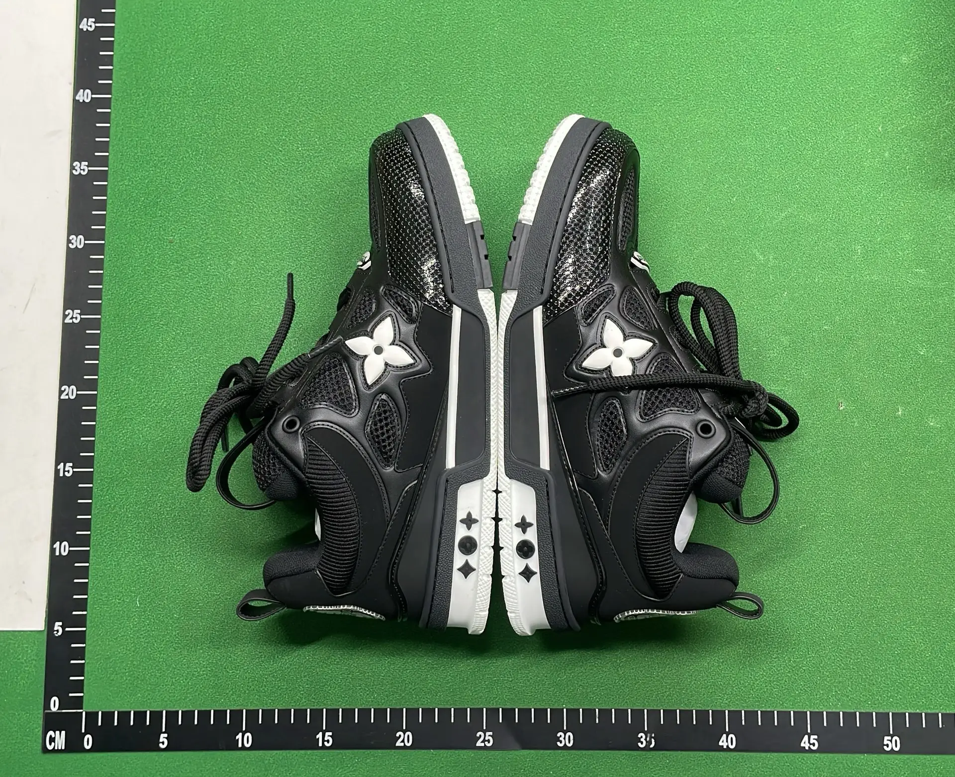 1:1 Batch LOUIS VUITTON shoes-1  in the Best OopBuy Spreadsheet QC photos