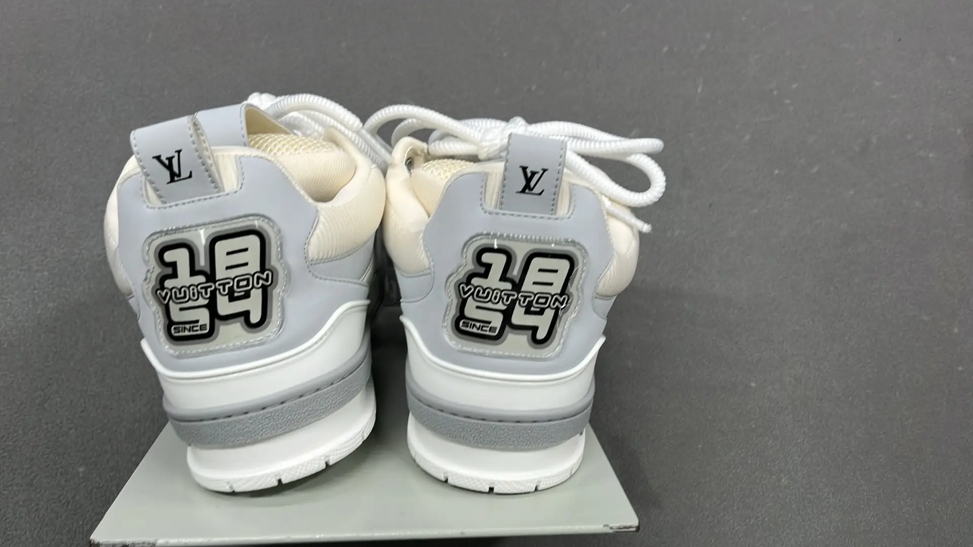 1:1 Batch LOUIS VUITTON shoes-1  in the Best OopBuy Spreadsheet QC photos