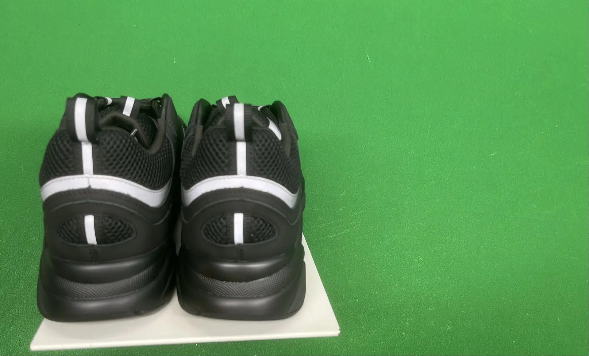 1:1 Batch DIOR B22 Shoes-1  in the Best OopBuy Spreadsheet QC photos