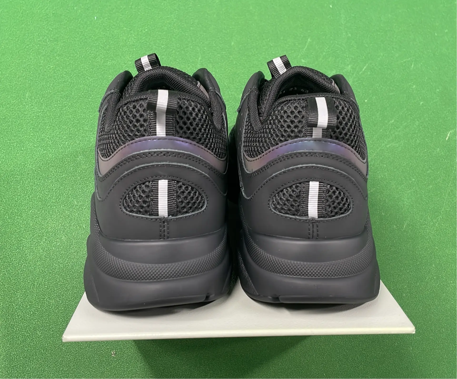 1:1 Batch DIOR B22 Shoes-1  in the Best OopBuy Spreadsheet QC photos
