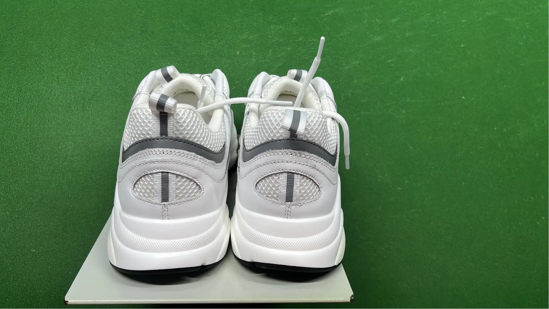 1:1 Batch DIOR B22 Shoes-1  in the Best OopBuy Spreadsheet QC photos