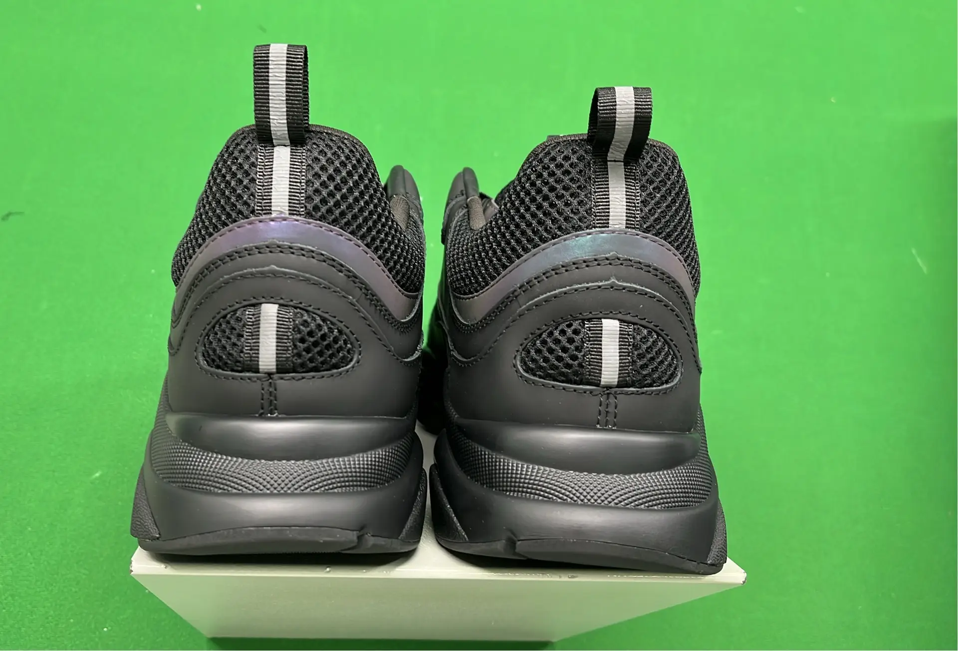 1:1 Batch DIOR B22 Shoes-1  in the Best OopBuy Spreadsheet QC photos