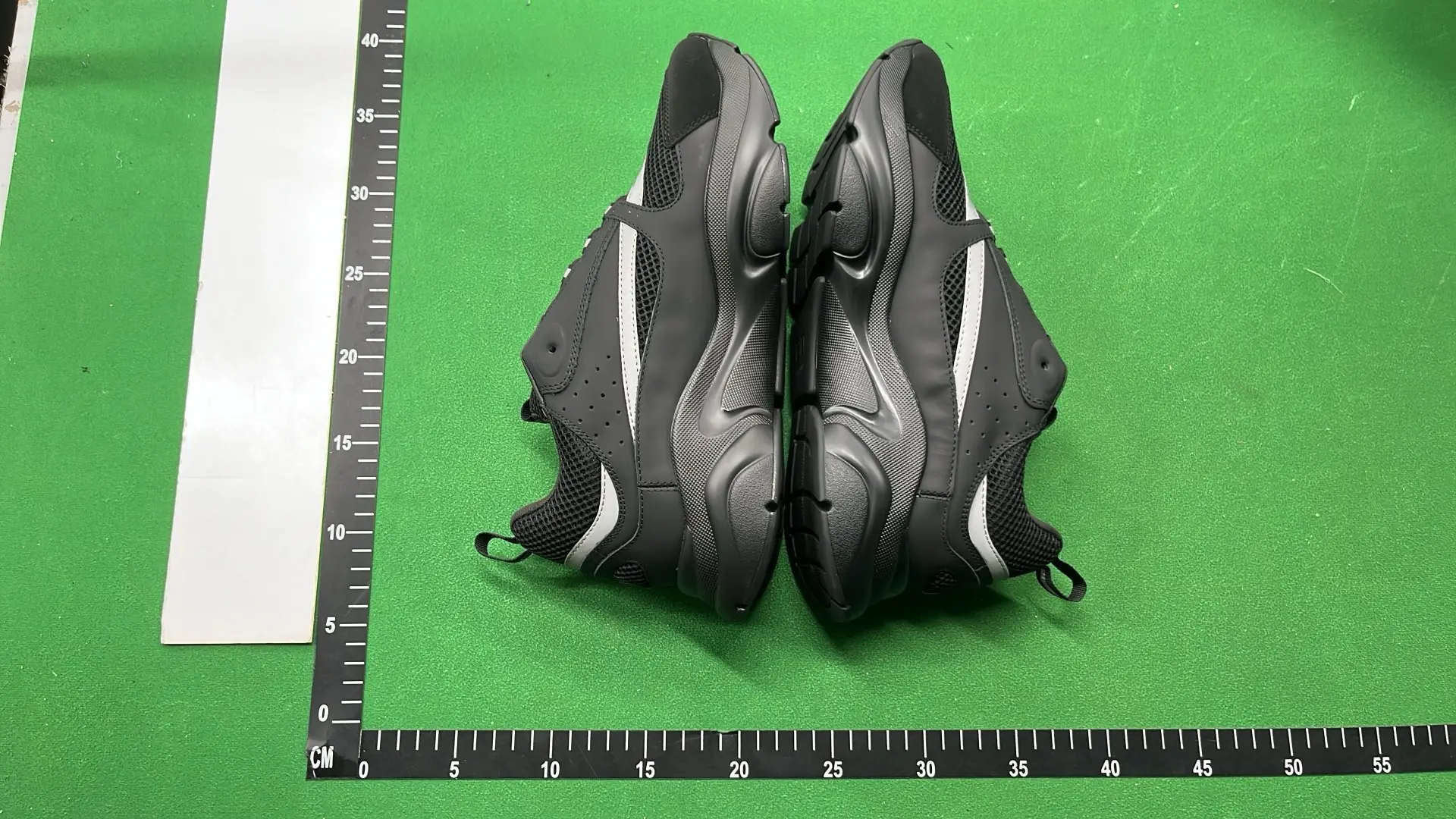 1:1 Batch DIOR B22 Shoes-1  in the Best OopBuy Spreadsheet QC photos