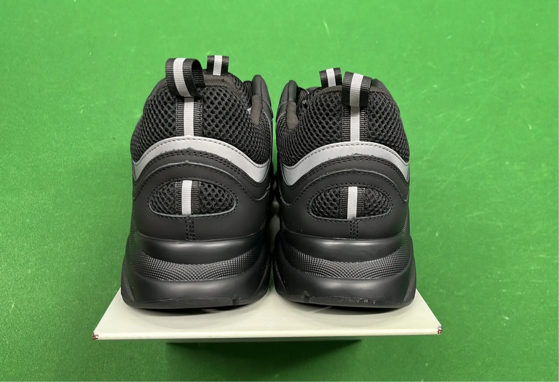 1:1 Batch DIOR B22 Shoes-1  in the Best OopBuy Spreadsheet QC photos
