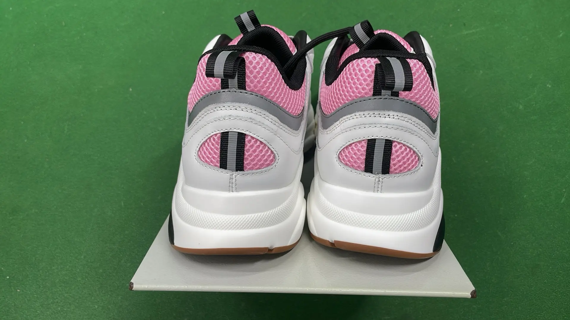 1:1 Batch DIOR B22 Shoes-1  in the Best OopBuy Spreadsheet QC photos
