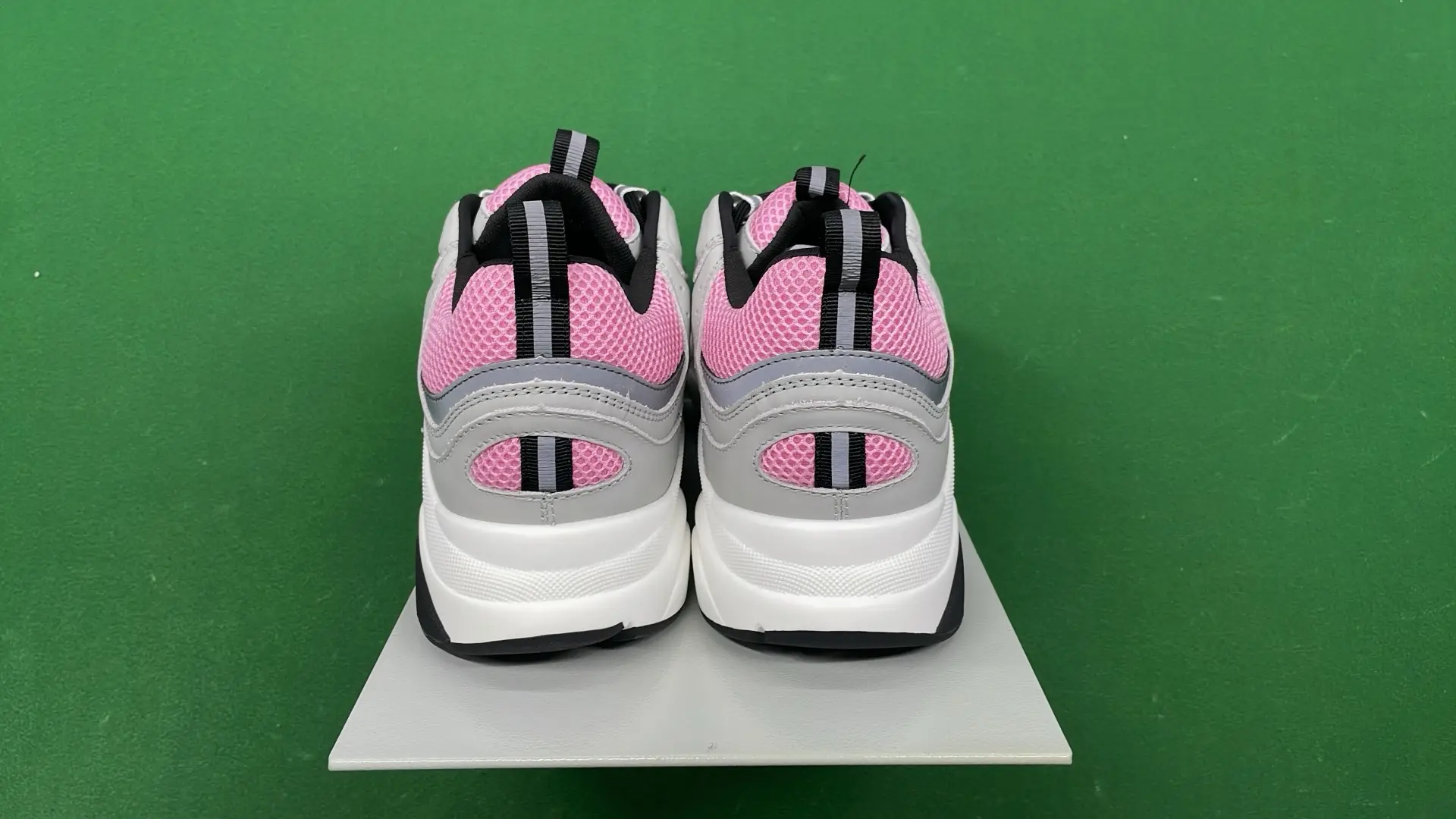 1:1 Batch DIOR B22 Shoes-1  in the Best OopBuy Spreadsheet QC photos