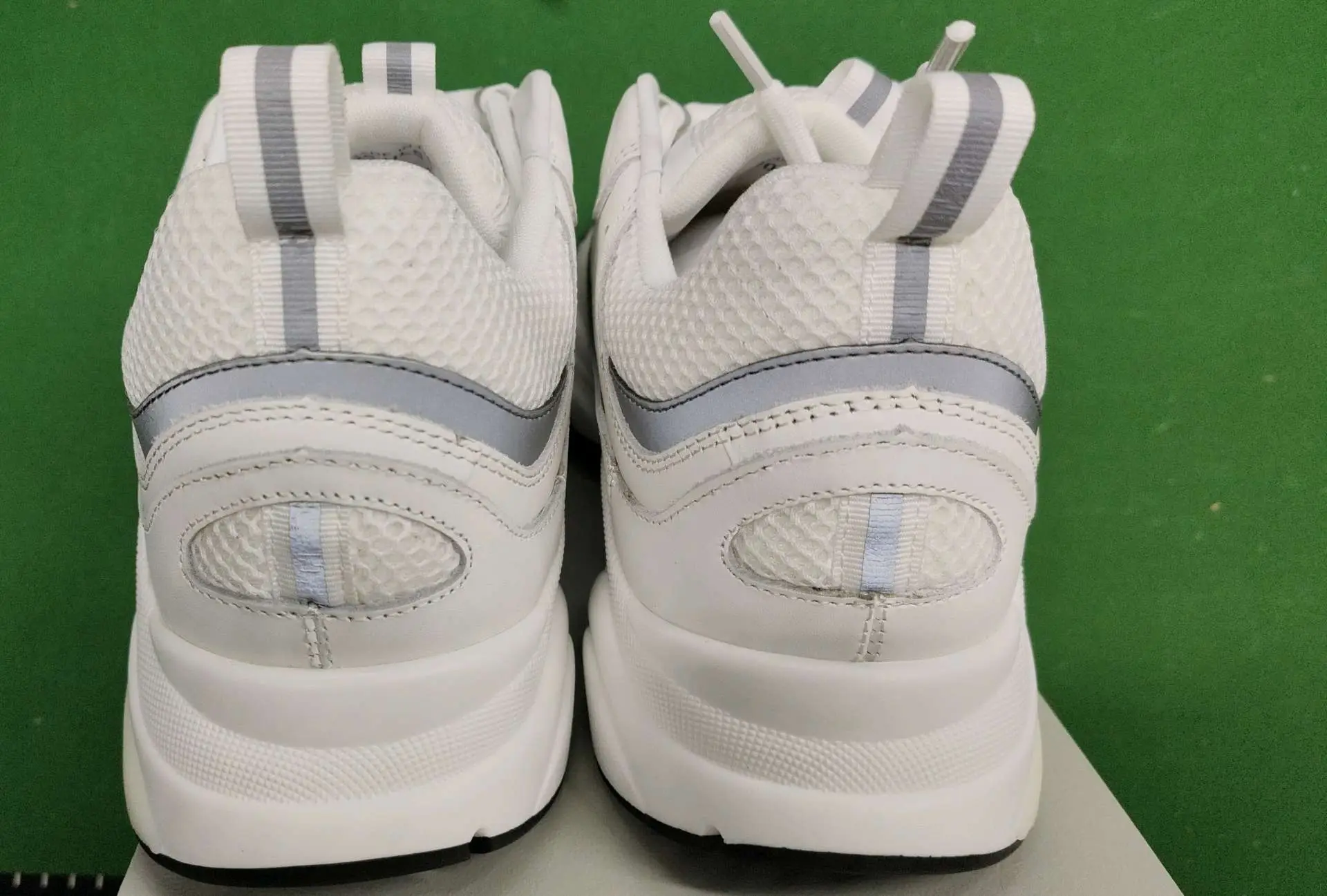 1:1 Batch DIOR B22 Shoes-1  in the Best OopBuy Spreadsheet QC photos
