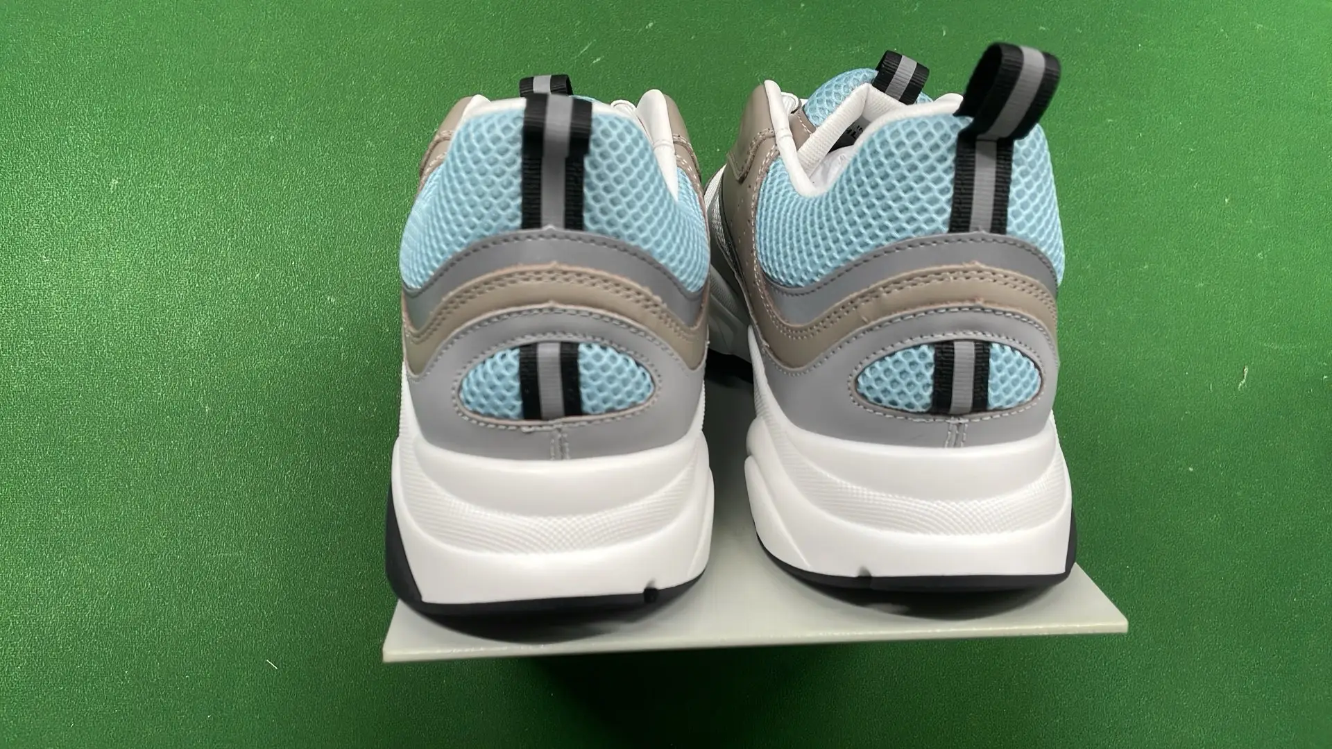 1:1 Batch DIOR B22 Shoes-1  in the Best OopBuy Spreadsheet QC photos