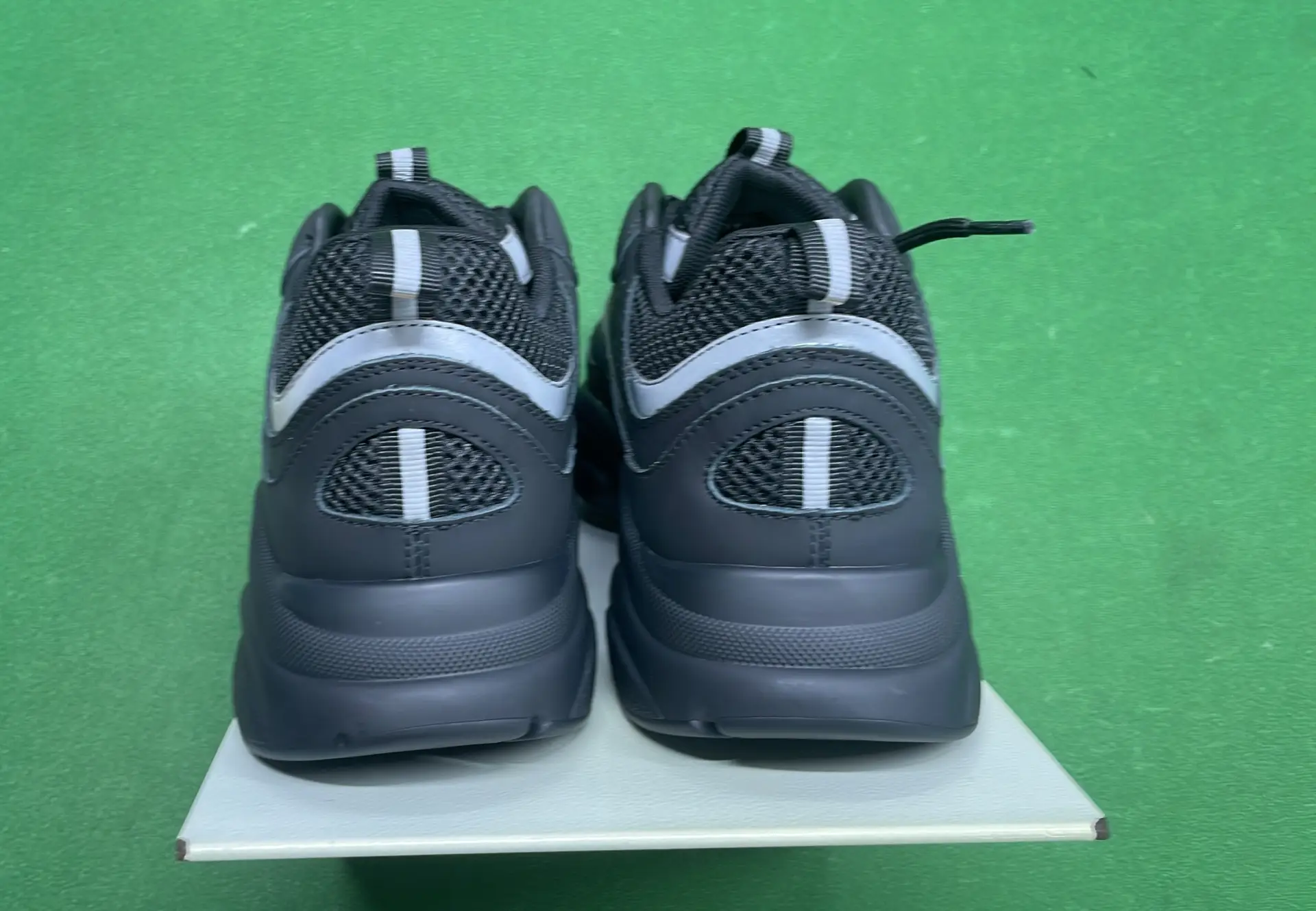 1:1 Batch DIOR B22 Shoes-1  in the Best OopBuy Spreadsheet QC photos