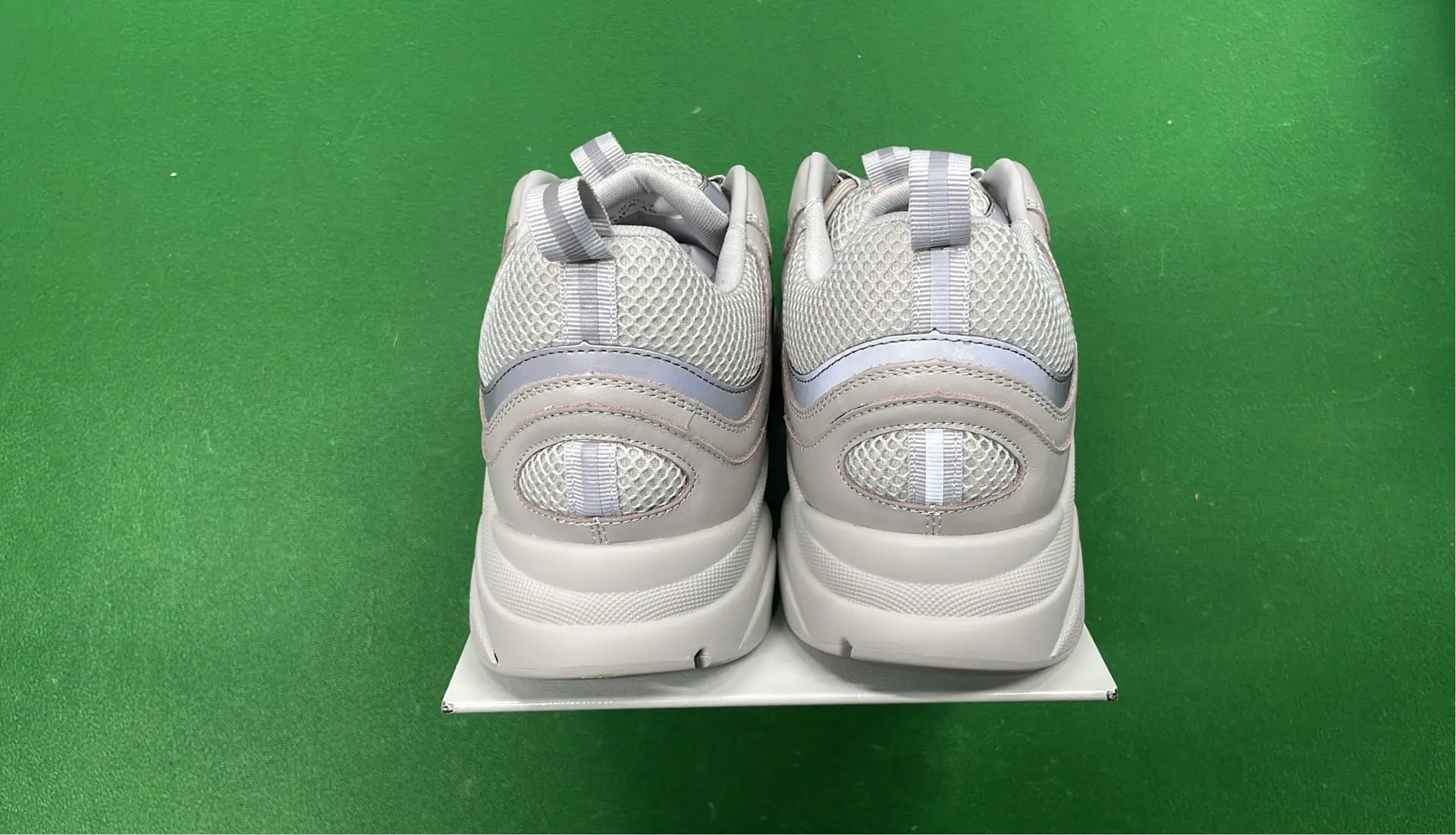 1:1 Batch DIOR B22 Shoes-1  in the Best OopBuy Spreadsheet QC photos