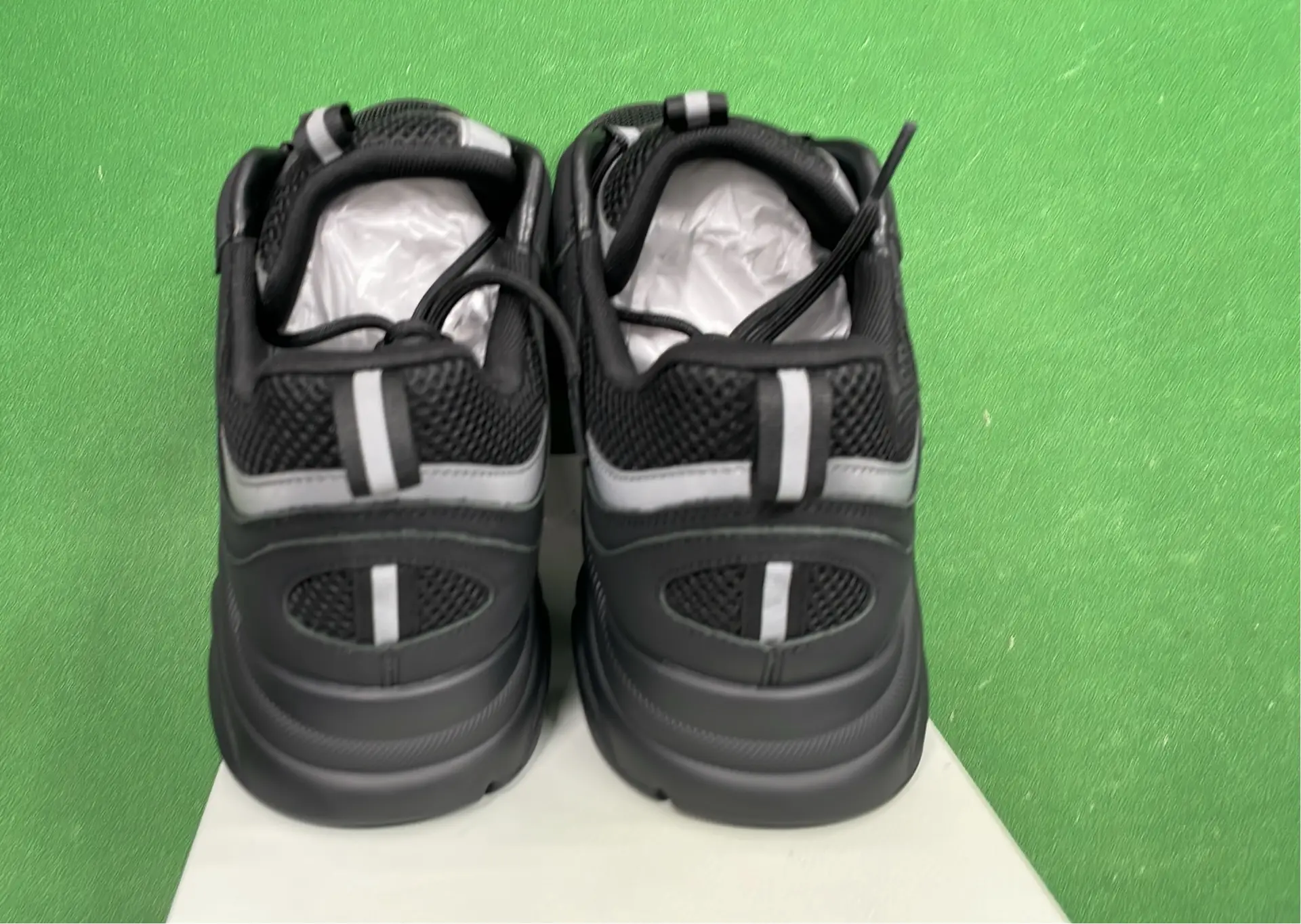 1:1 Batch DIOR B22 Shoes-1  in the Best OopBuy Spreadsheet QC photos