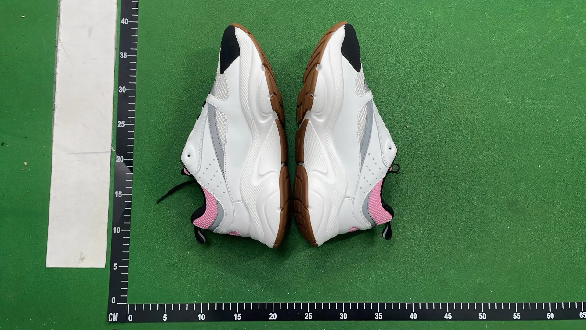 1:1 Batch DIOR B22 Shoes-1  in the Best OopBuy Spreadsheet QC photos