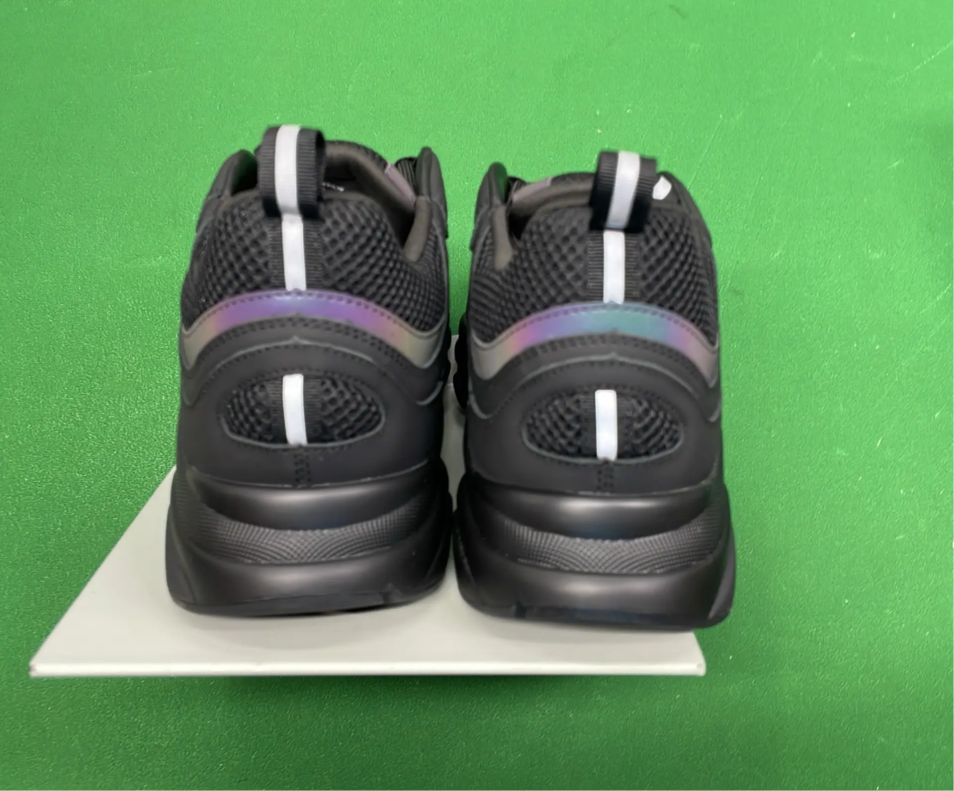 1:1 Batch DIOR B22 Shoes-1  in the Best OopBuy Spreadsheet QC photos
