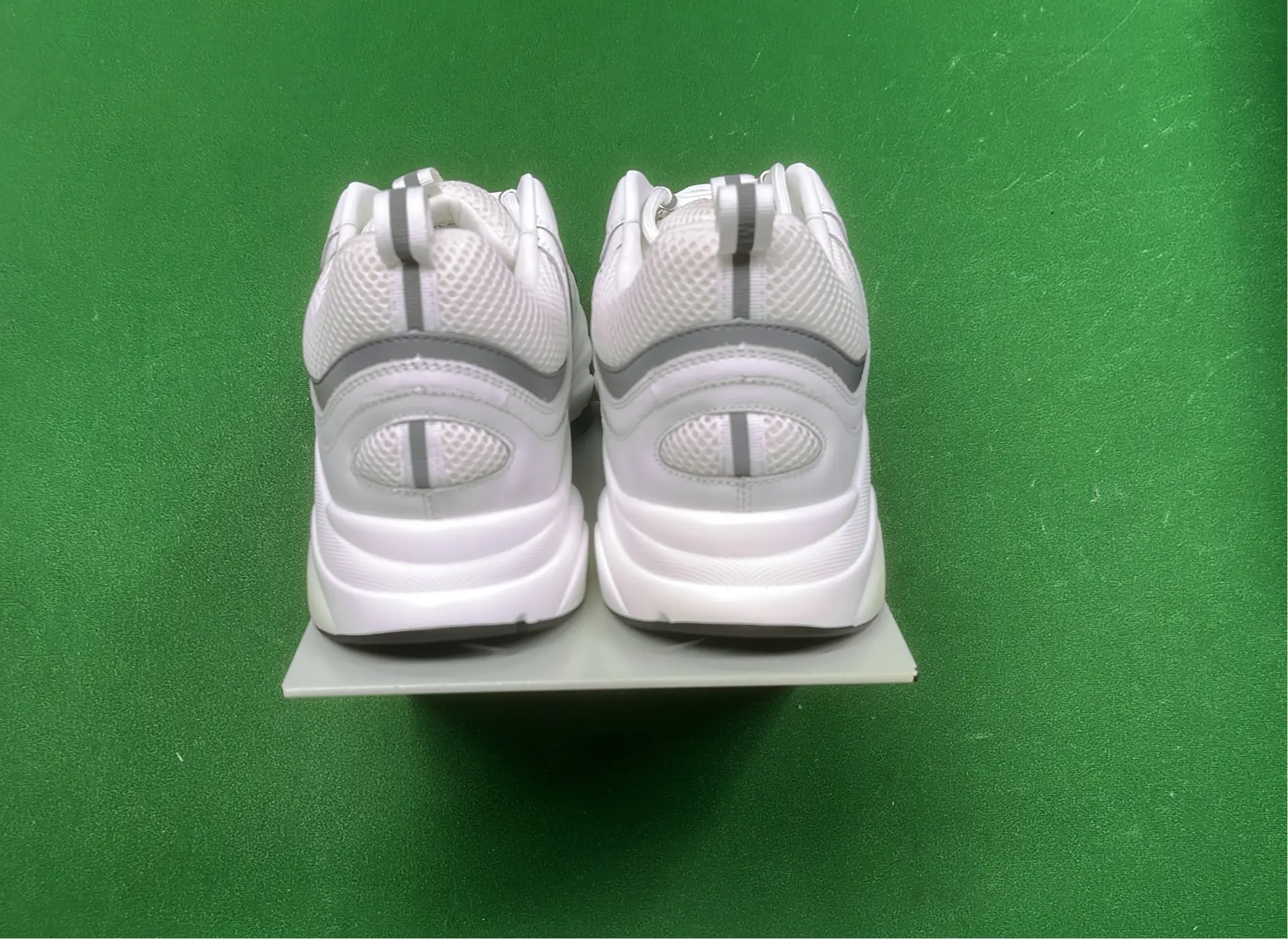 1:1 Batch DIOR B22 Shoes-1  in the Best OopBuy Spreadsheet QC photos