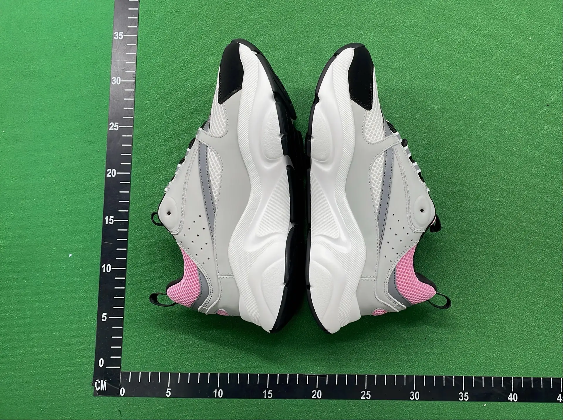1:1 Batch DIOR B22 Shoes-1  in the Best OopBuy Spreadsheet QC photos