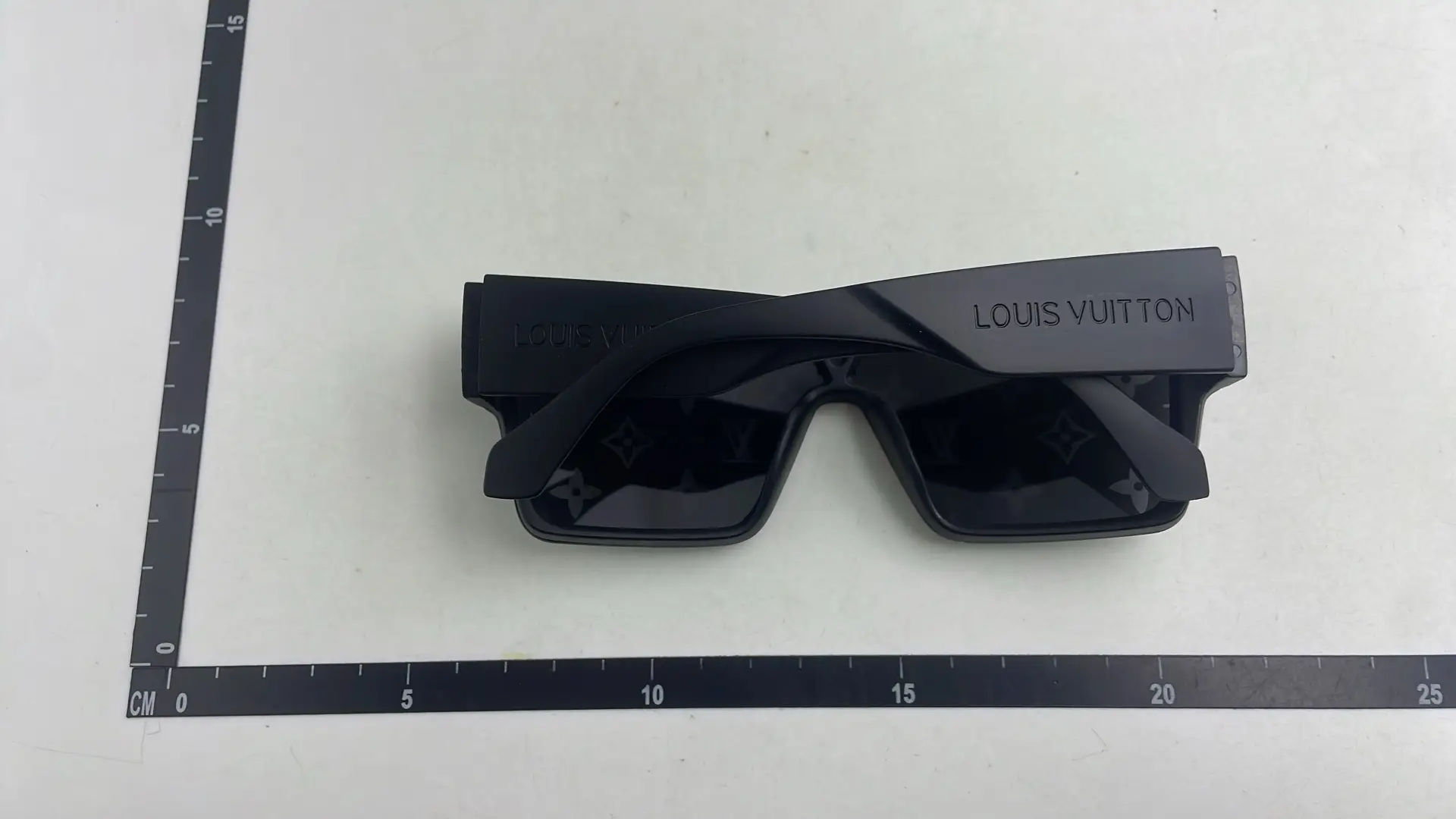1:1 Batch LOUIS VUITTON sunglasses  in the Best OopBuy Spreadsheet QC photos